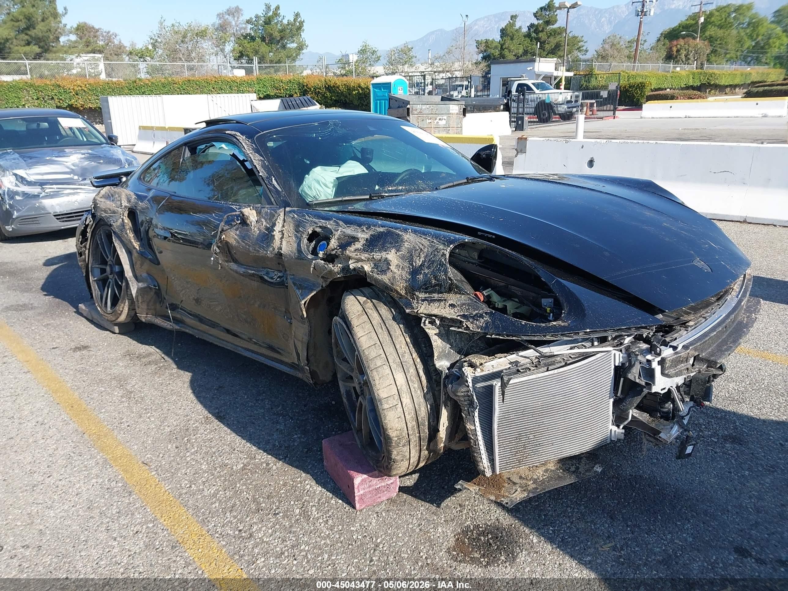 2025 Porsche 911 VIN WP0AD2A91SS285008 — IAAI salvage auction photo