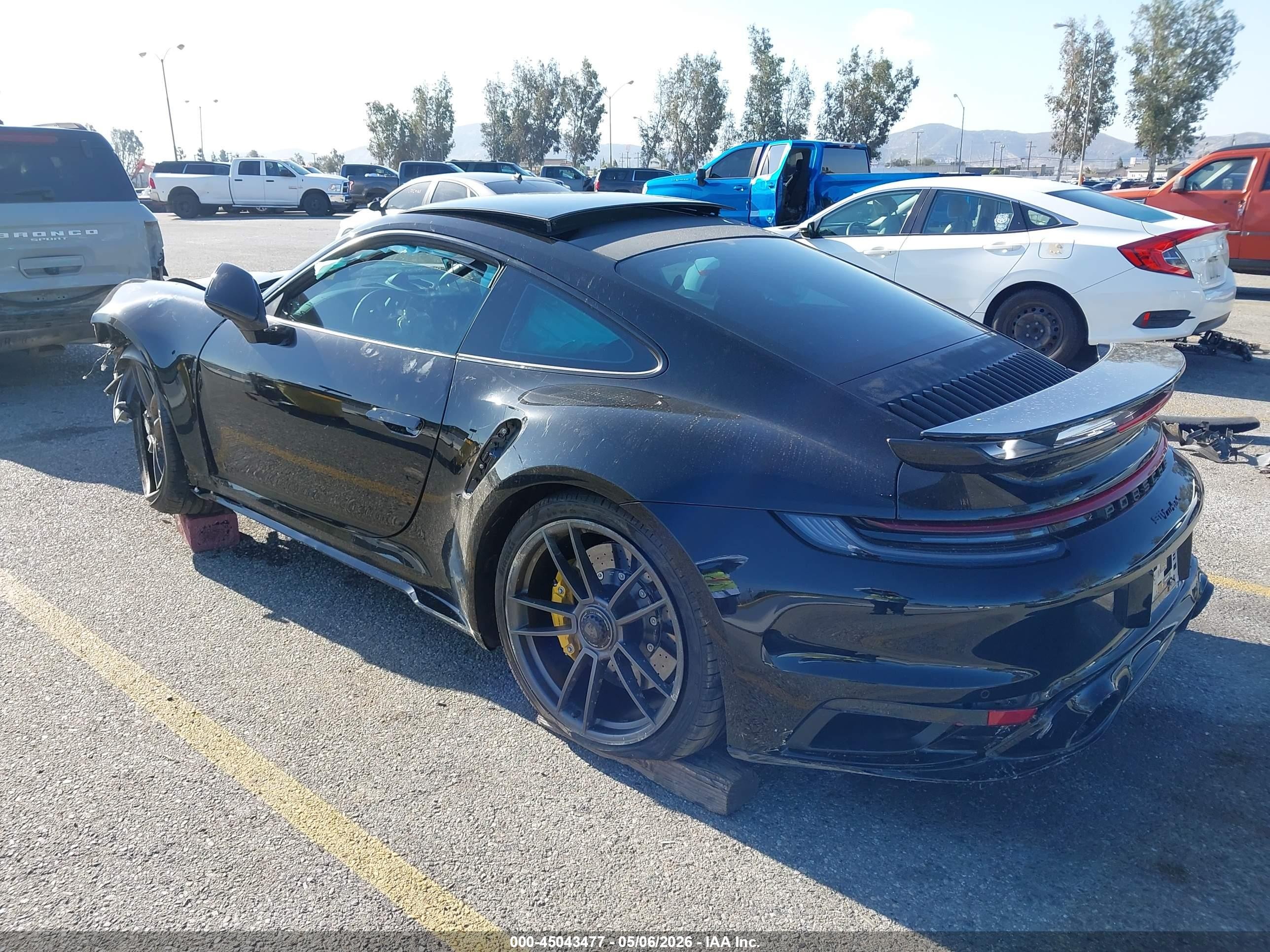 2025 Porsche 911 VIN WP0AD2A91SS285008 IAAI salvage auction — Rollover, Salvage (California), sold $69,750 on 2026-06-30 (photo 3)
