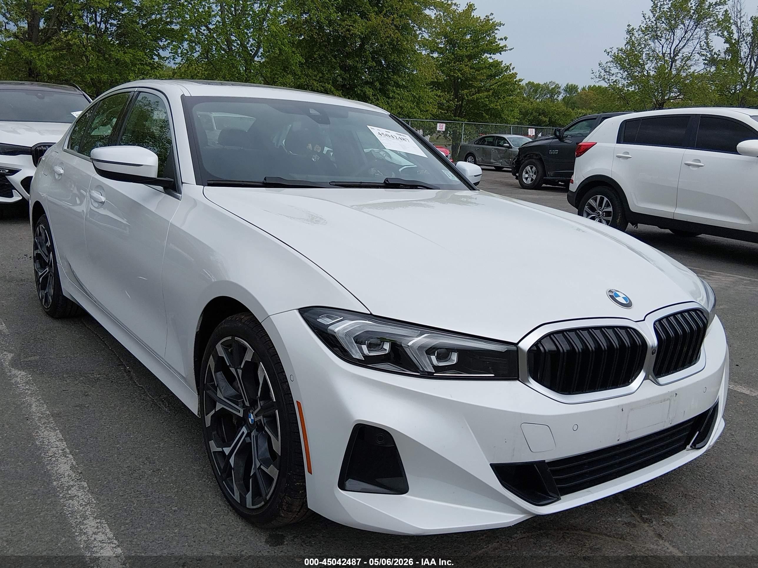 2025 BMW 3 Series VIN 3MW89CW05S8F08407 — IAAI salvage auction photo