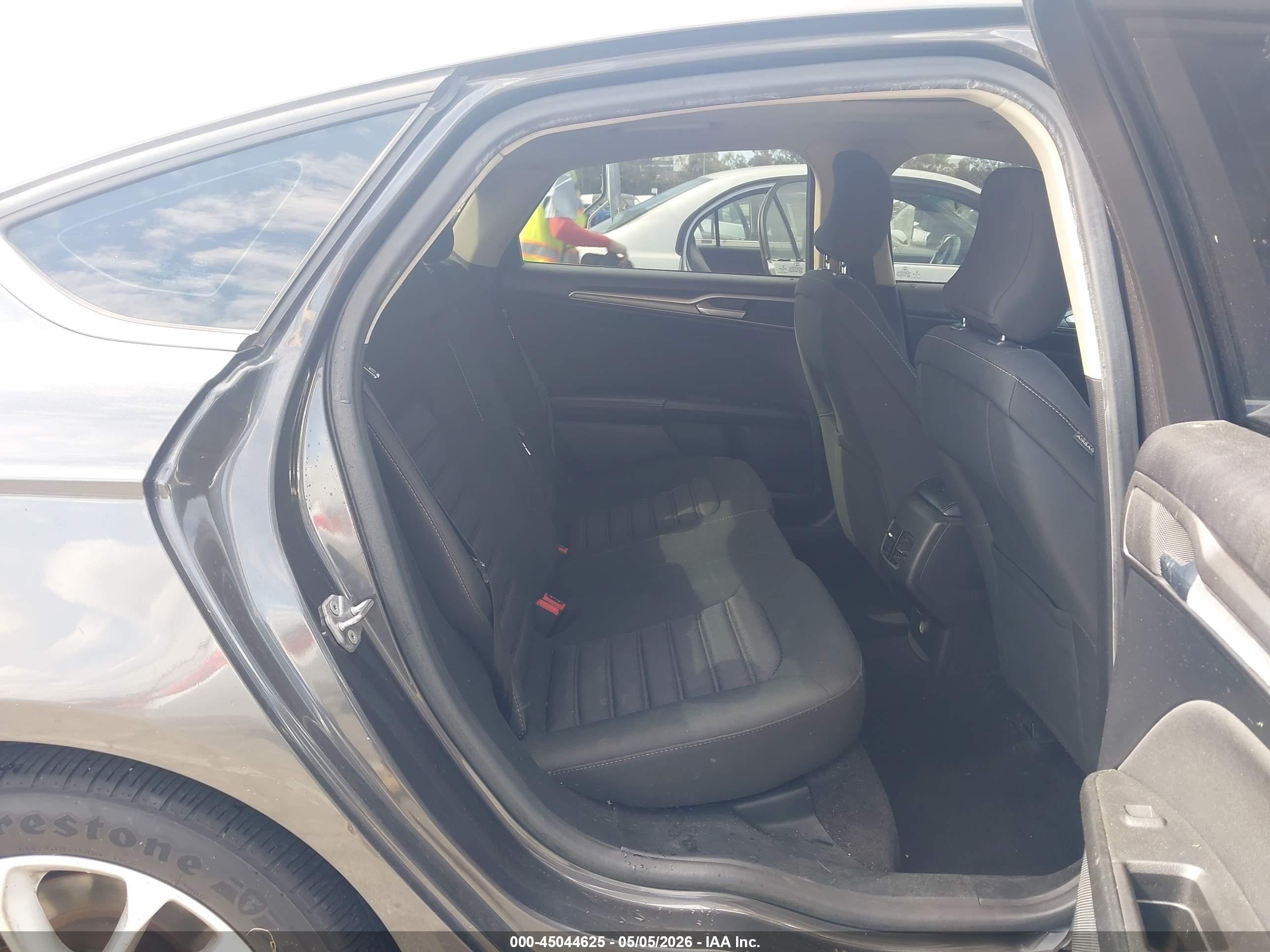 2019 Ford Fusion VIN 3FA6P0HD0KR108432 IAAI salvage auction — Normal Wear, Clear - Dealer Only (California), sold $1,750 on 2026-07-09 (photo 8)