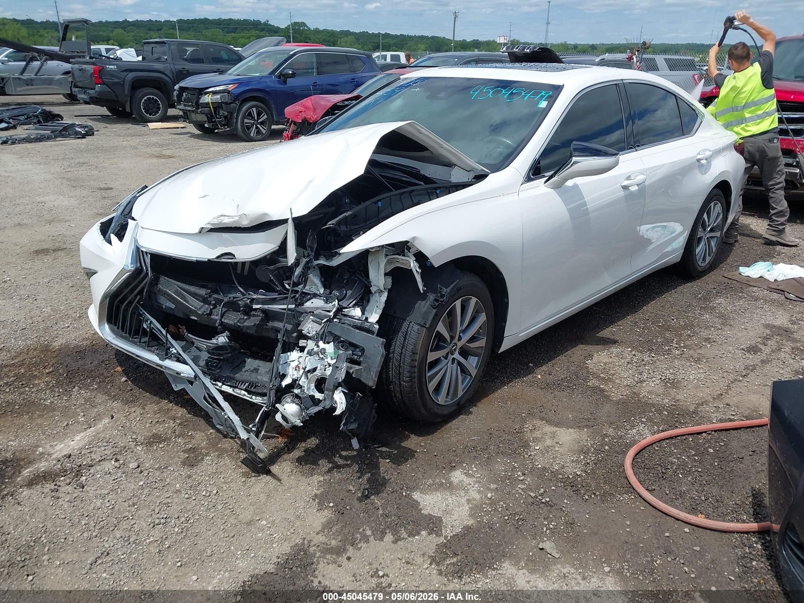 2020 Lexus ES 350 VIN 58ADZ1B19LU052635 IAAI salvage auction — Front End, Clear (Oklahoma), sold $7,100 on 2026-09-12 (photo 2)