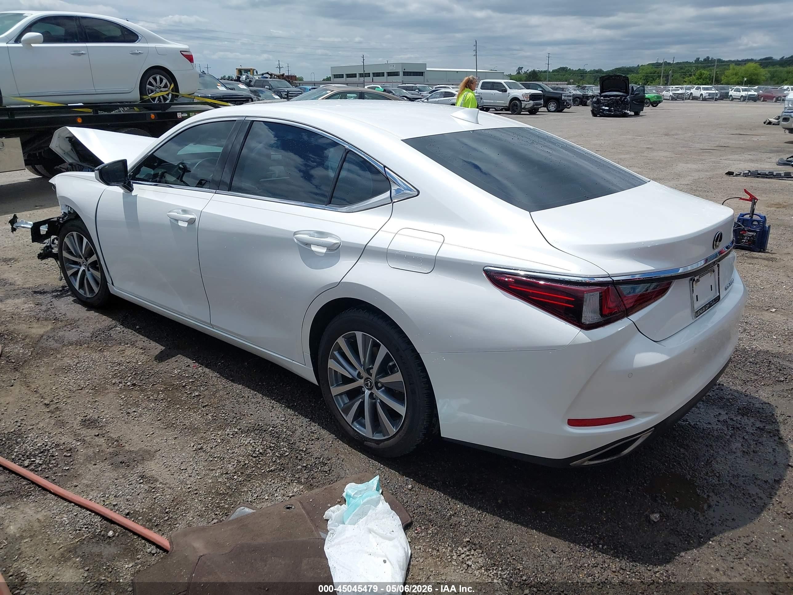 2020 Lexus ES 350 VIN 58ADZ1B19LU052635 IAAI salvage auction — Front End, Clear (Oklahoma), sold $7,100 on 2026-09-12 (photo 3)