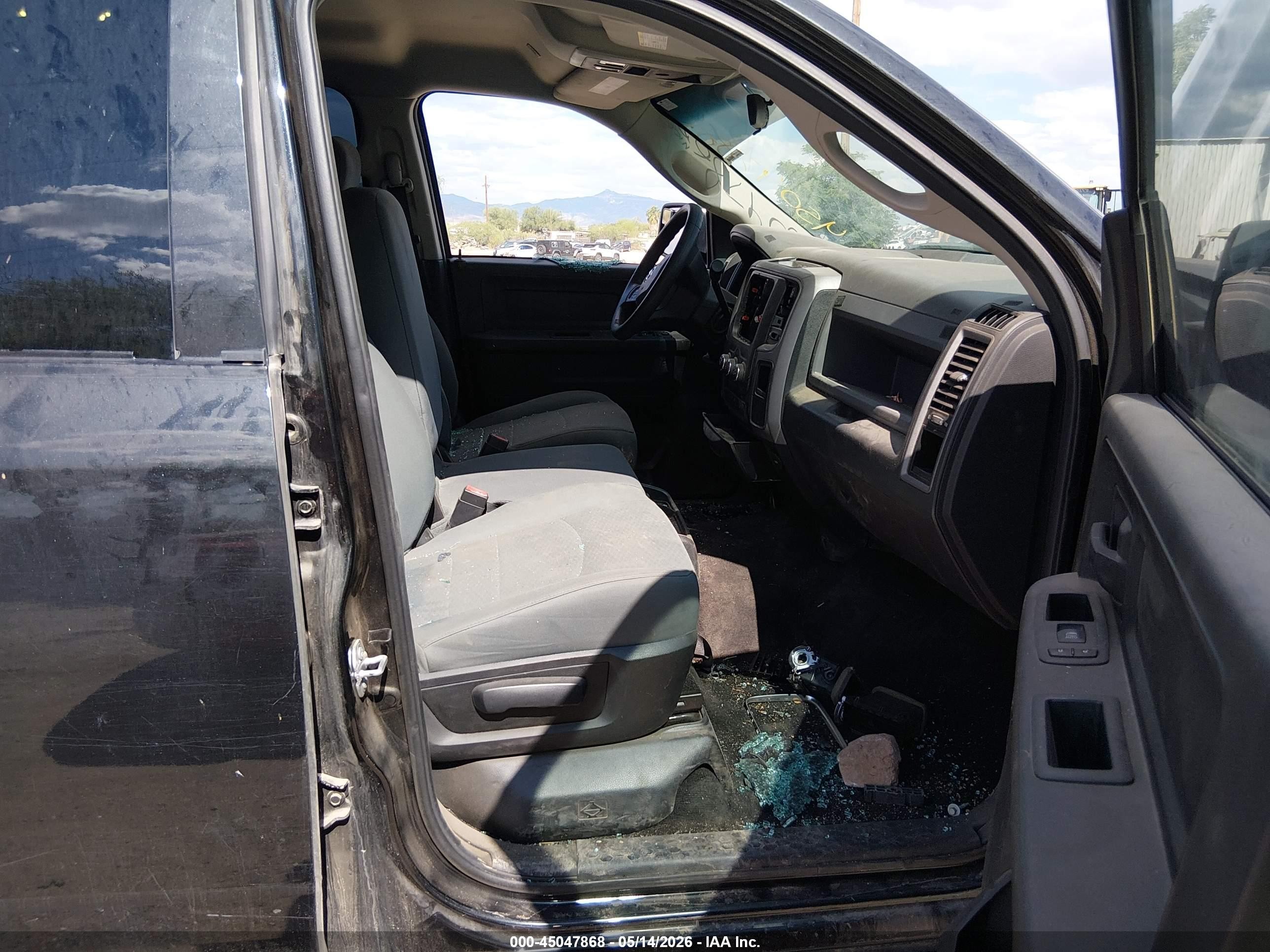 2017 Ram 2500 VIN 3C6UR4CJ0HG536576 IAAI salvage auction — Side, Salvage (Arizona), sold $1,675 on 2026-07-09 (photo 5)