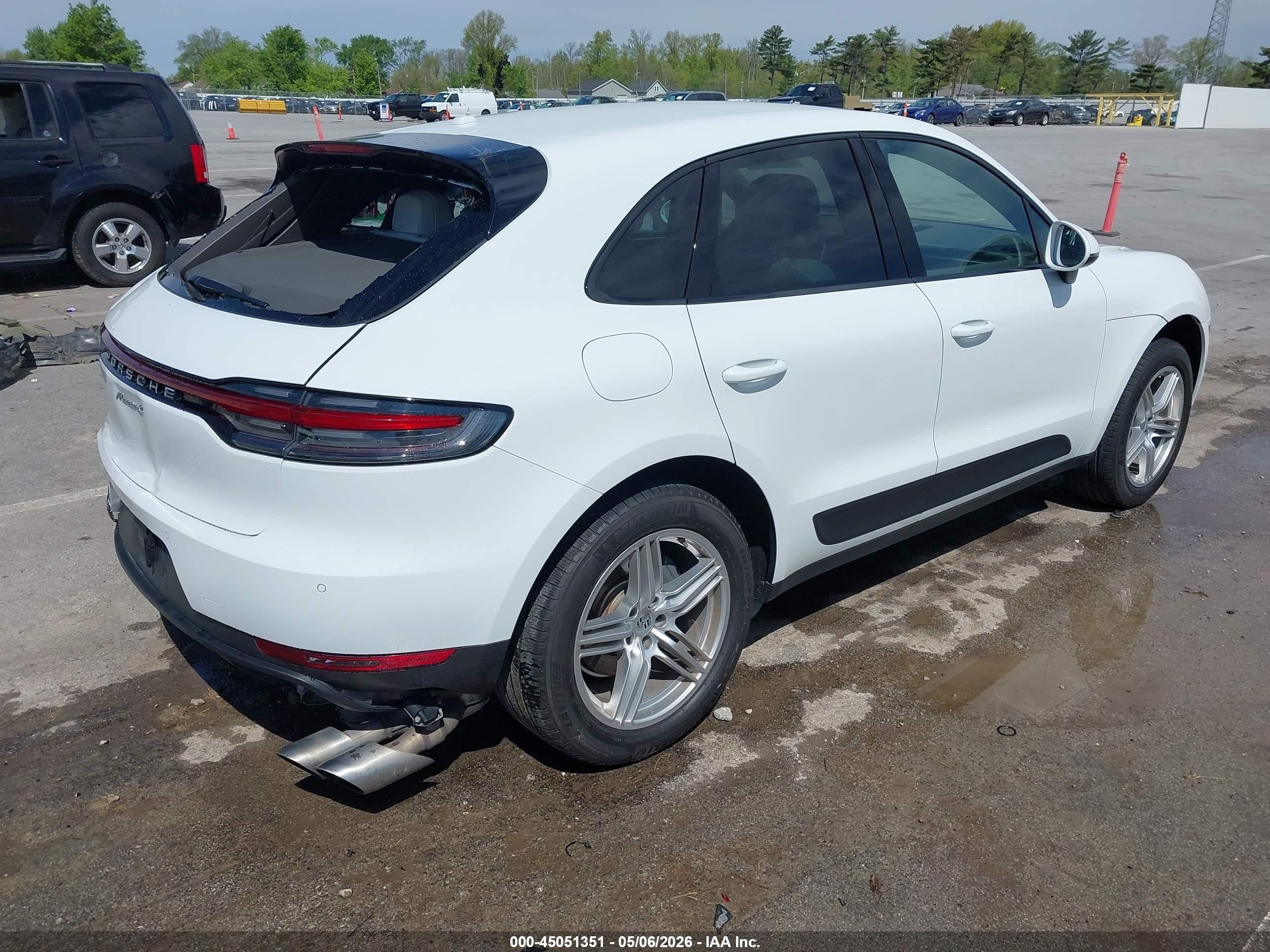 2020 Porsche Macan VIN WP1AB2A58LLB33644 IAAI salvage auction — Rear End, Salvage (Indiana), sold $11,200 on 2026-07-03 (photo 4)