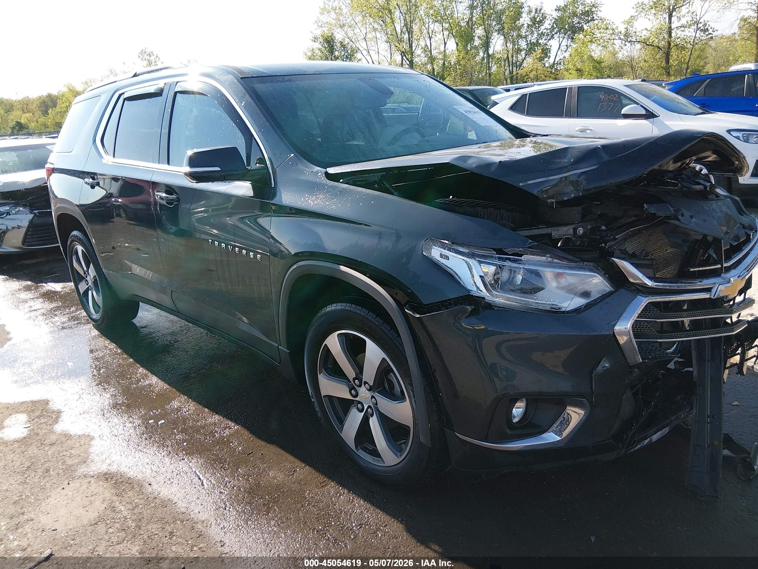 2020 Chevrolet Traverse VIN 1GNEVHKW1LJ152513 IAAI salvage auction — Side, Salvage (Ohio), sold $3,100 on 2026-07-11 (photo 1)