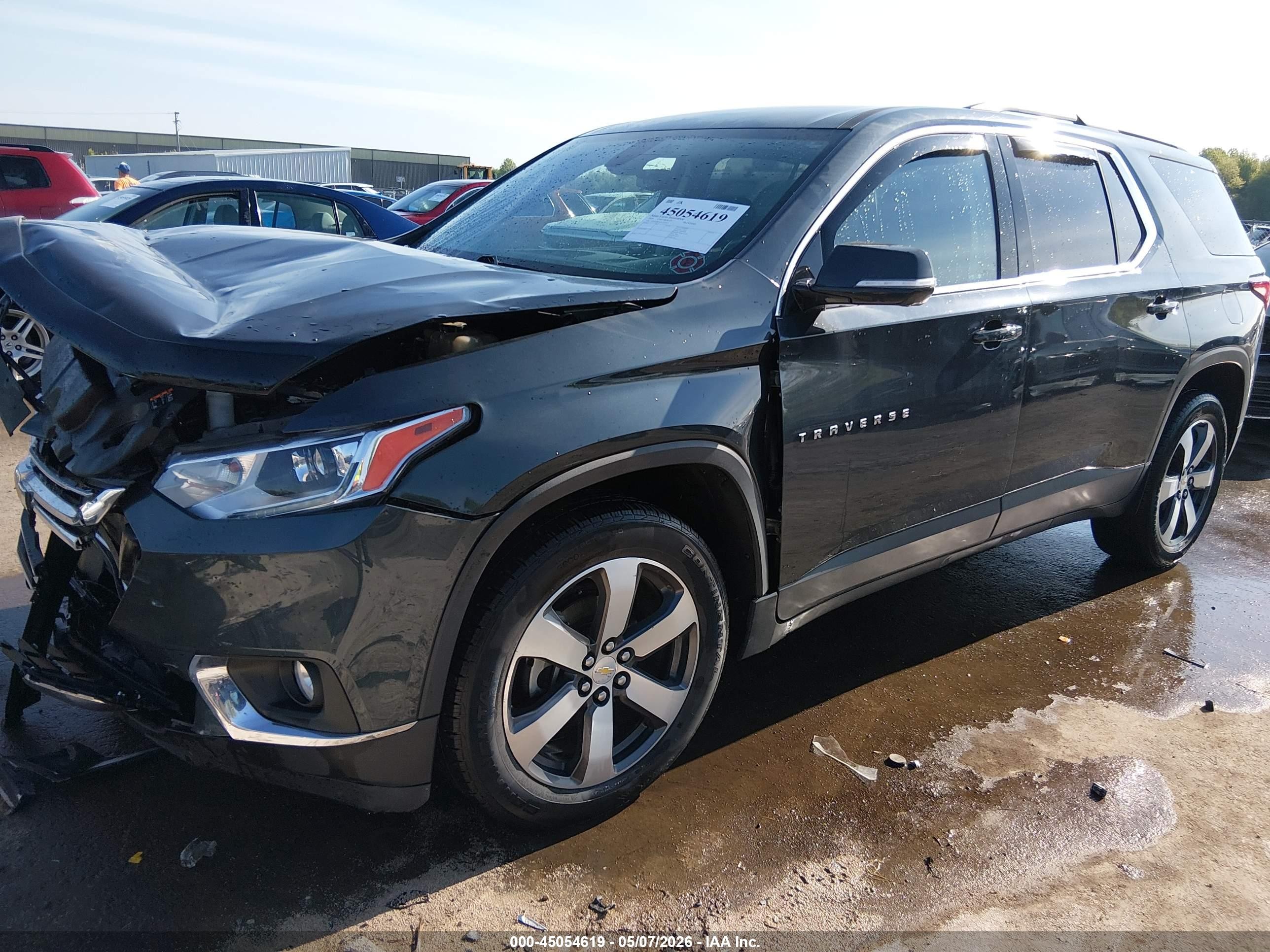 2020 Chevrolet Traverse VIN 1GNEVHKW1LJ152513 IAAI salvage auction — Side, Salvage (Ohio), sold $3,100 on 2026-07-11 (photo 2)