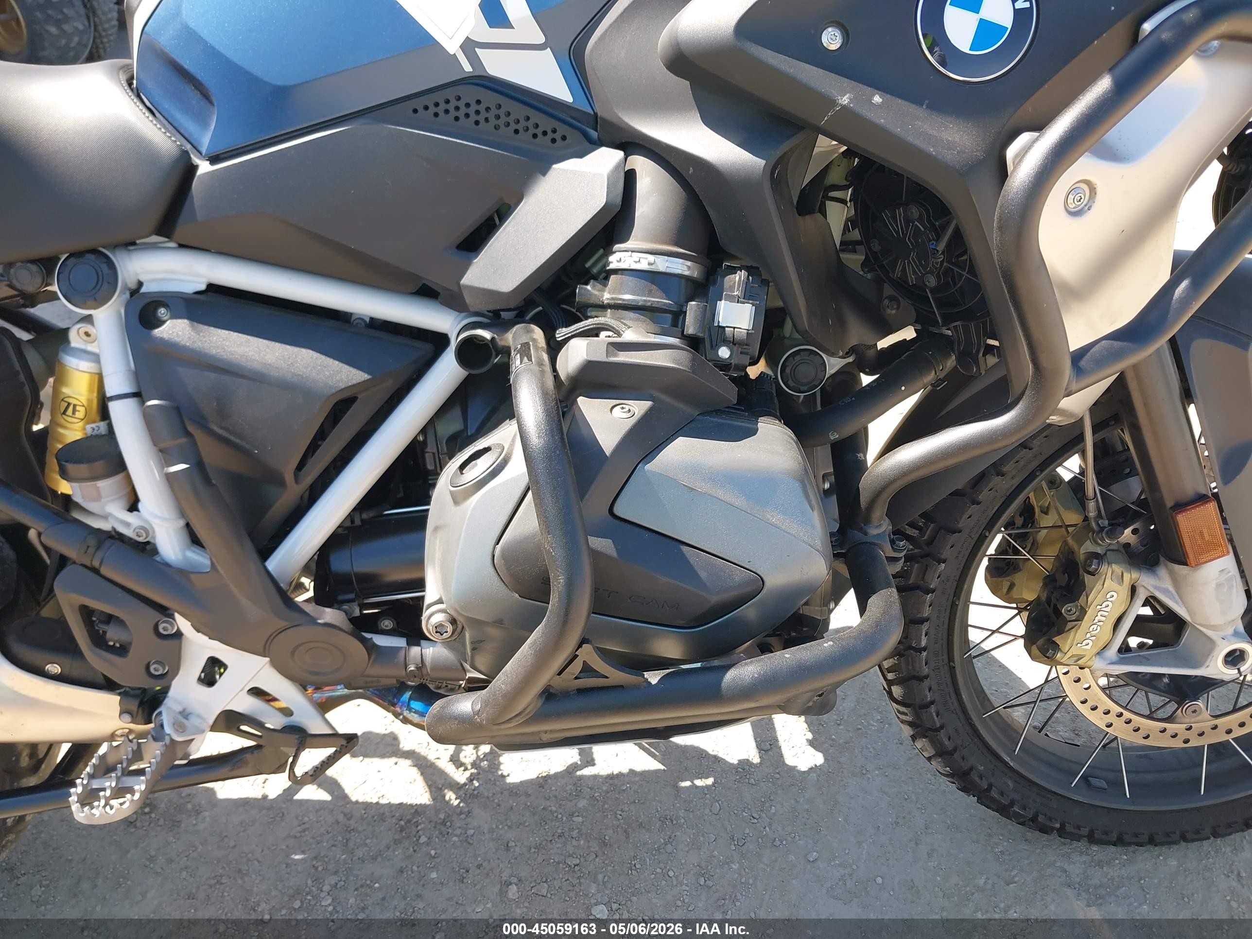 2023 BMW R 1250 VIN WB10M0306P6G41998 IAAI salvage auction — Side, Salvage (California), sold $9,300 on 2026-05-20 (photo 8)