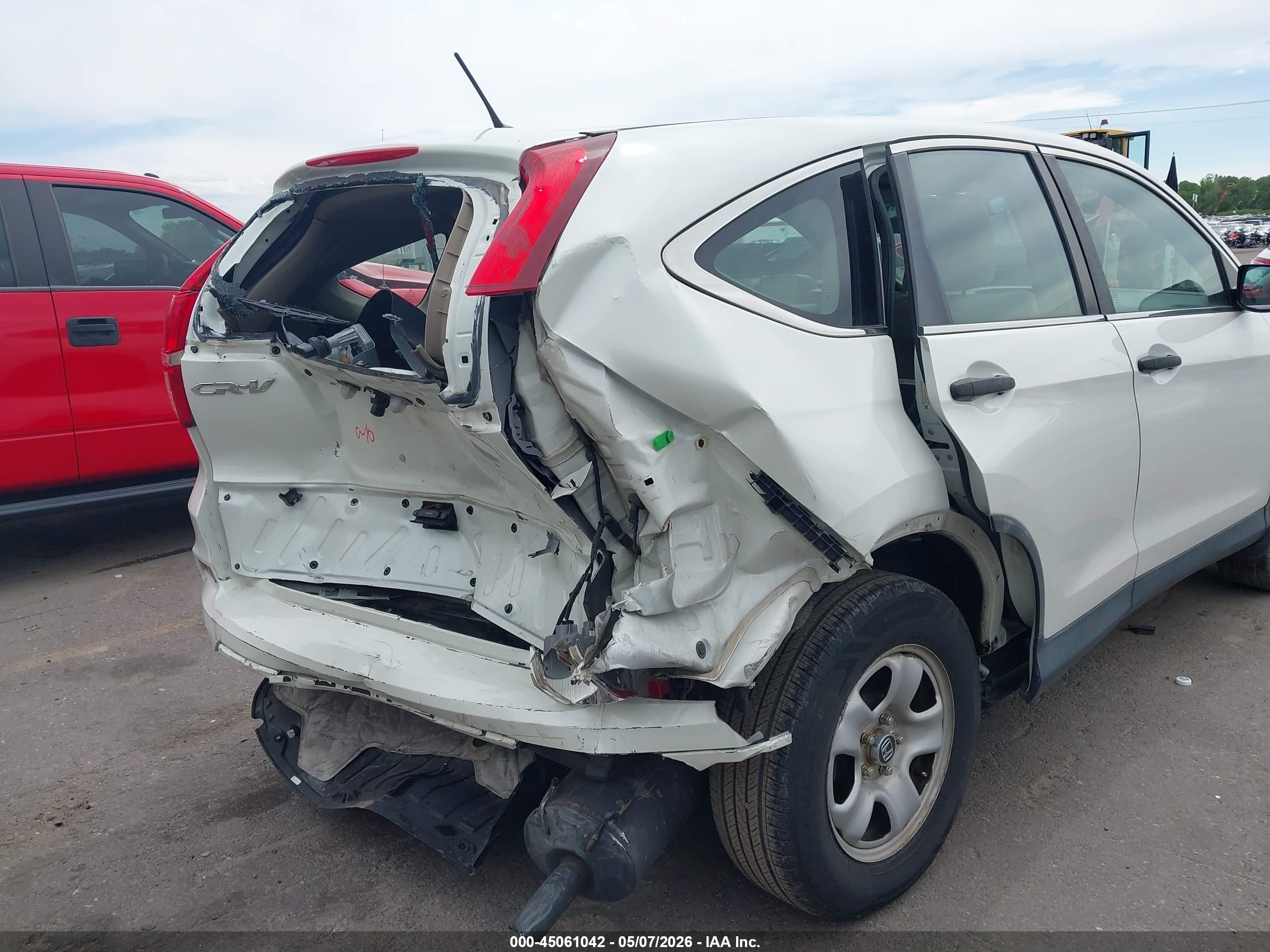 2015 Honda CR-V VIN 5J6RM3H32FL011319 IAAI salvage auction — Rear End, Salvage (Utah), sold $3,650 on 2026-07-09 (photo 6)
