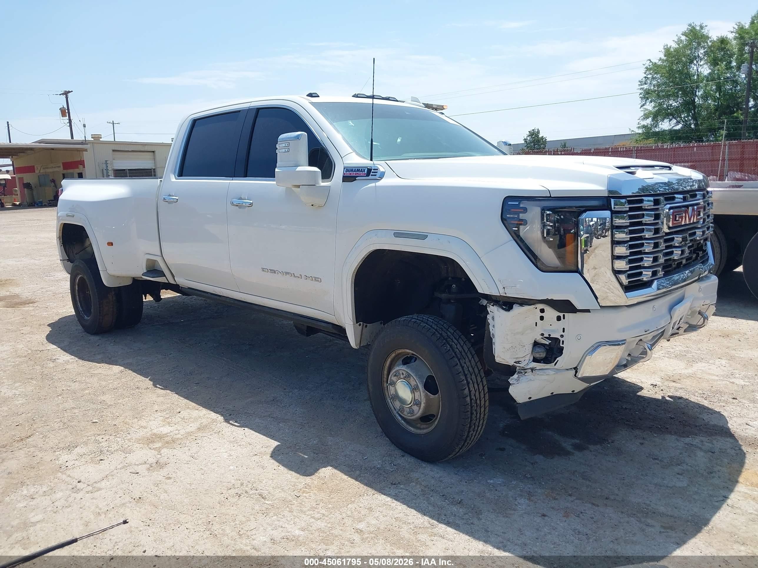 2025 GMC Sierra 3500 HD VIN 1GT4UWEYXSF275642 IAAI salvage auction — Front End, Salvage (Texas), sold $31,000 on 2026-07-10 (photo 1)
