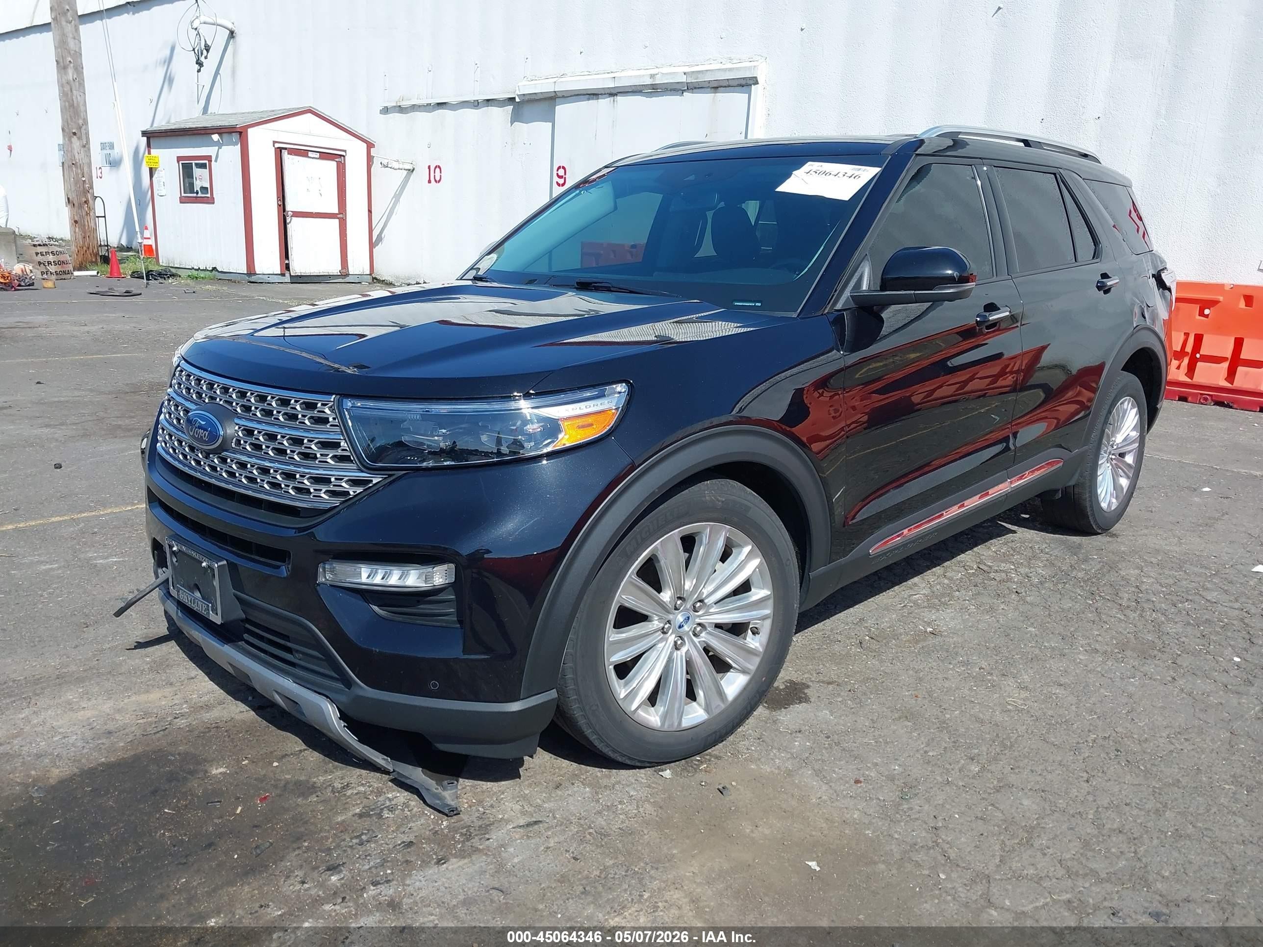 2022 Ford Explorer VIN 1FMSK8FHXNGB79270 IAAI salvage auction — Side, Salvage (Oregon), sold $6,475 on 2026-07-09 (photo 2)
