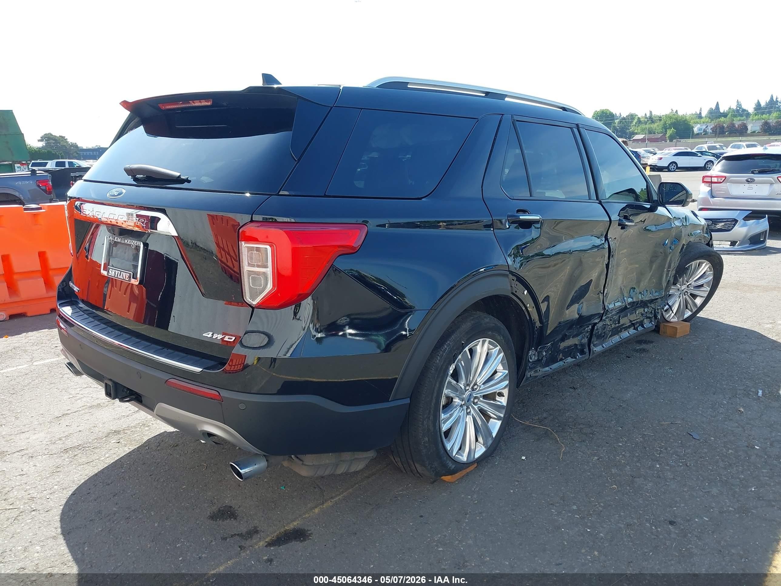 2022 Ford Explorer VIN 1FMSK8FHXNGB79270 IAAI salvage auction — Side, Salvage (Oregon), sold $6,475 on 2026-07-09 (photo 4)
