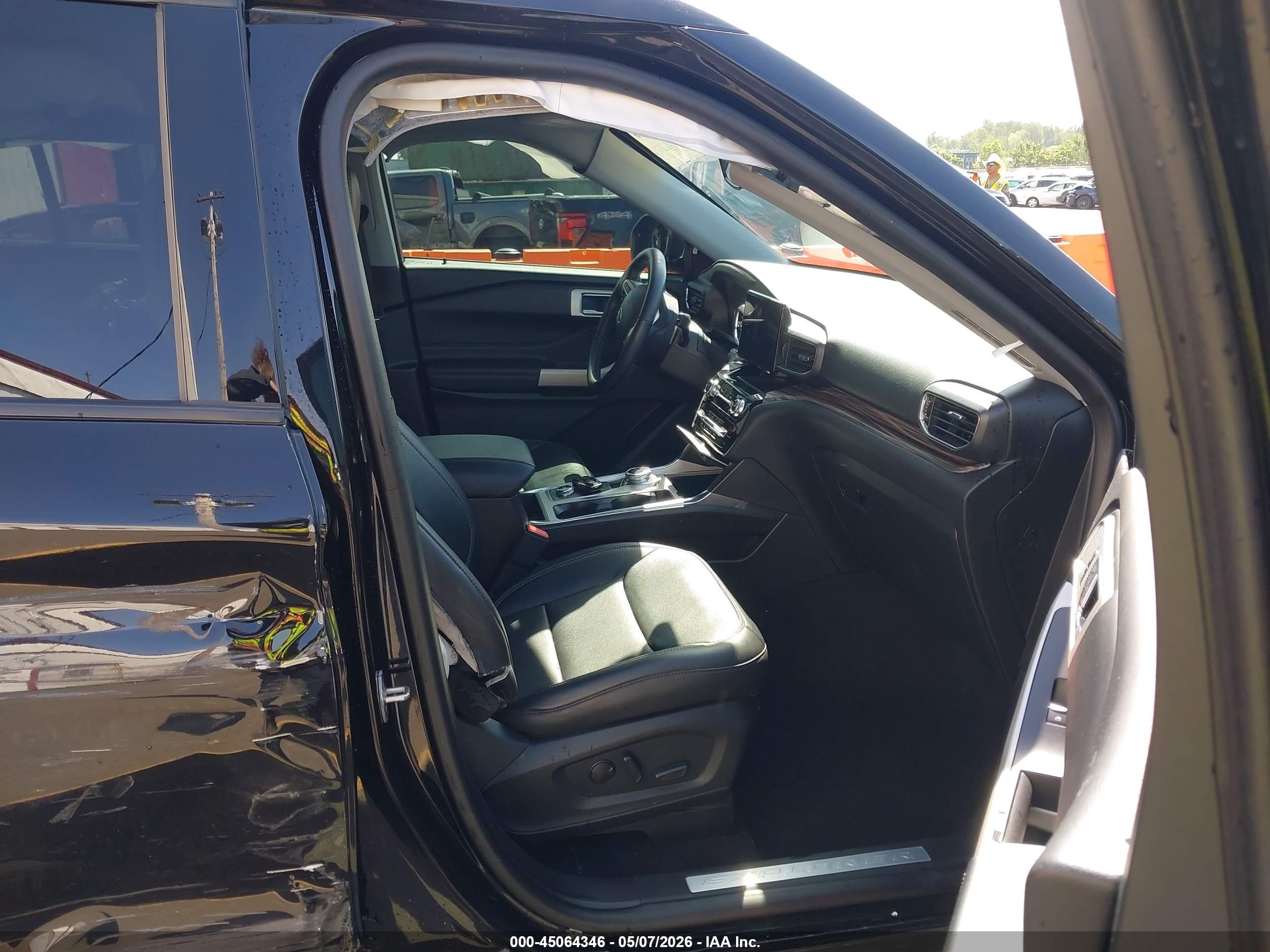 2022 Ford Explorer VIN 1FMSK8FHXNGB79270 IAAI salvage auction — Side, Salvage (Oregon), sold $6,475 on 2026-07-09 (photo 5)