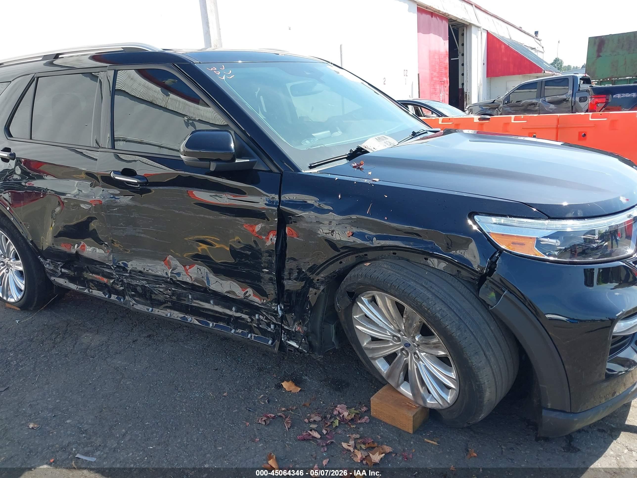 2022 Ford Explorer VIN 1FMSK8FHXNGB79270 IAAI salvage auction — Side, Salvage (Oregon), sold $6,475 on 2026-07-09 (photo 6)