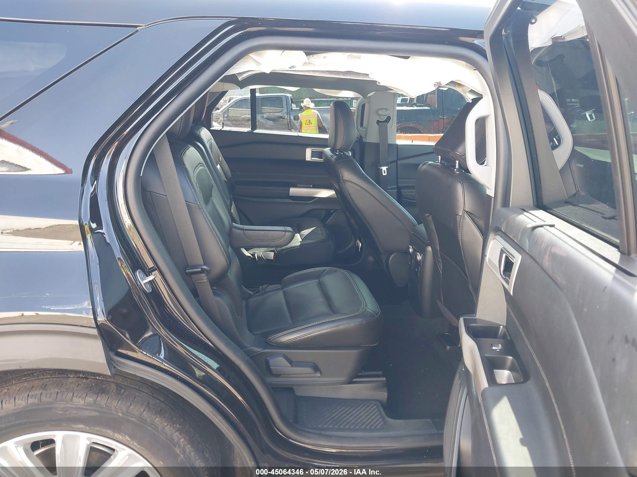 2022 Ford Explorer VIN 1FMSK8FHXNGB79270 IAAI salvage auction — Side, Salvage (Oregon), sold $6,475 on 2026-07-09 (photo 8)