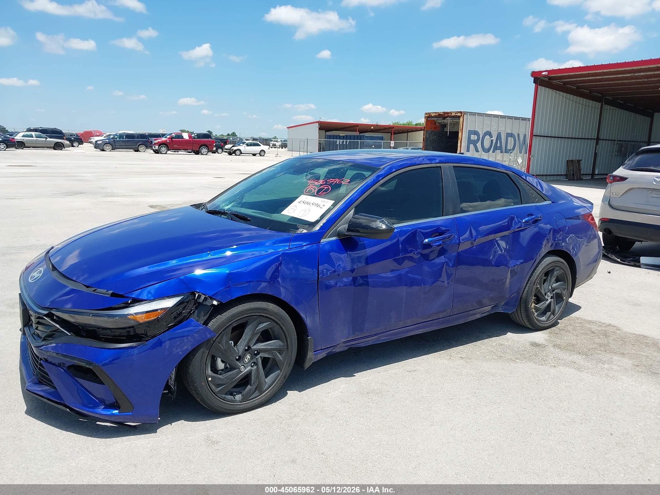 2026 Hyundai Elantra VIN KMHLS4DG3TU146620 IAAI salvage auction — Side, Salvage (Texas), sold $5,025 on 2026-09-03 (photo 6)