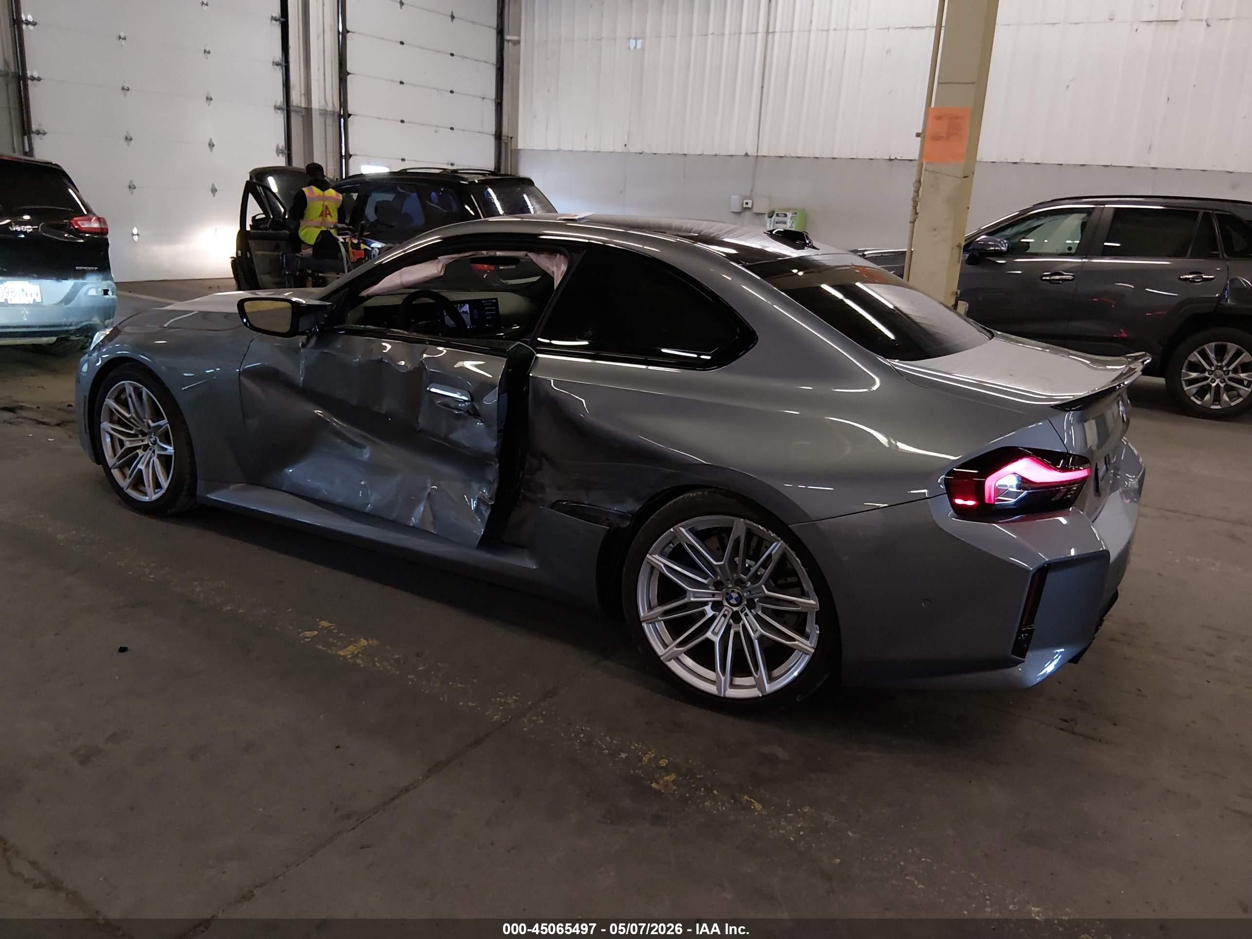 2025 BMW M2 VIN 3MF23DM01S8F59323 IAAI salvage auction — Side, Salvage (Oregon), sold $33,900 on 2026-08-10 (photo 3)