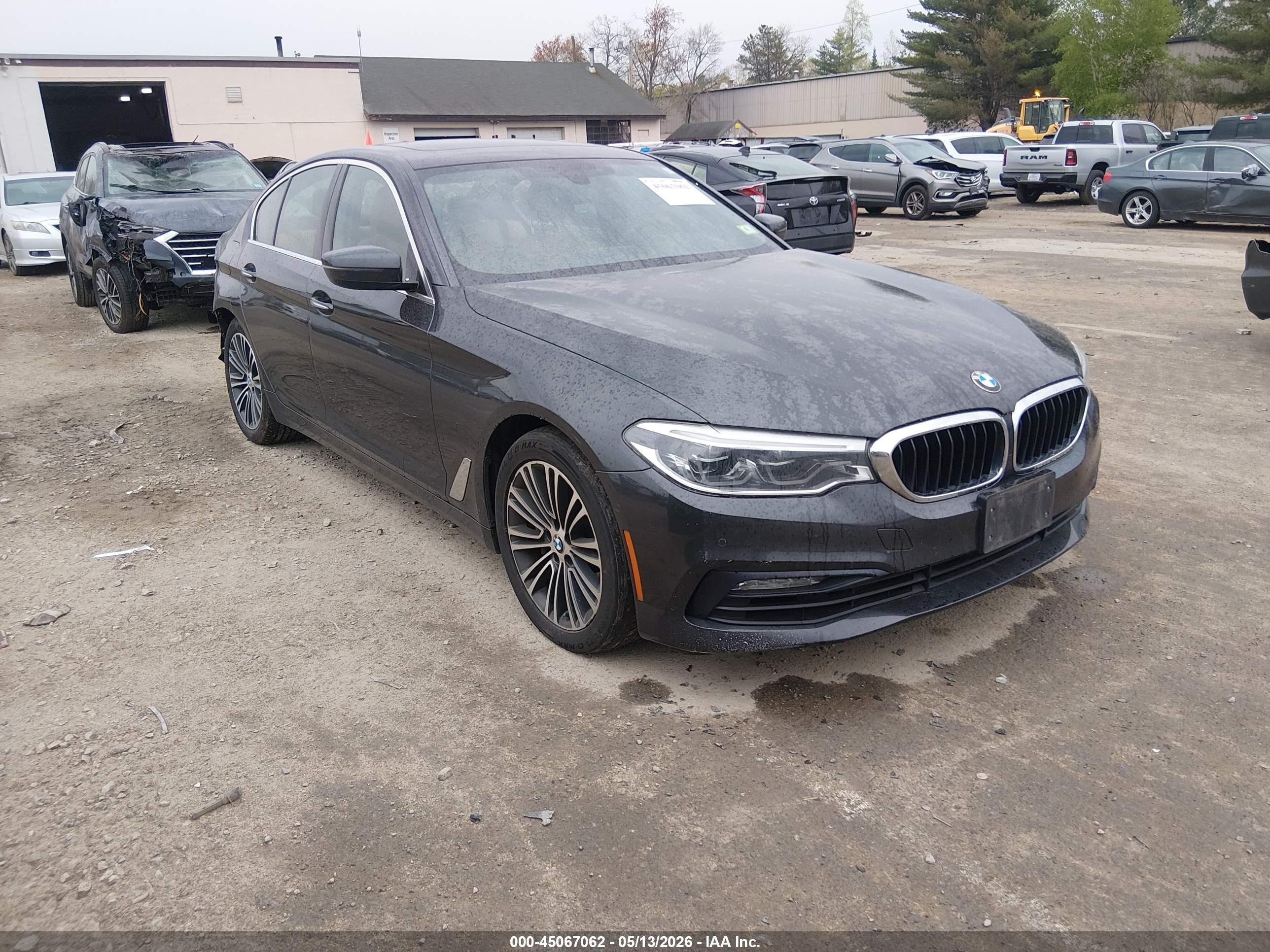 2017 BMW 5 Series VIN WBAJE7C36HG889844 — IAAI salvage auction photo
