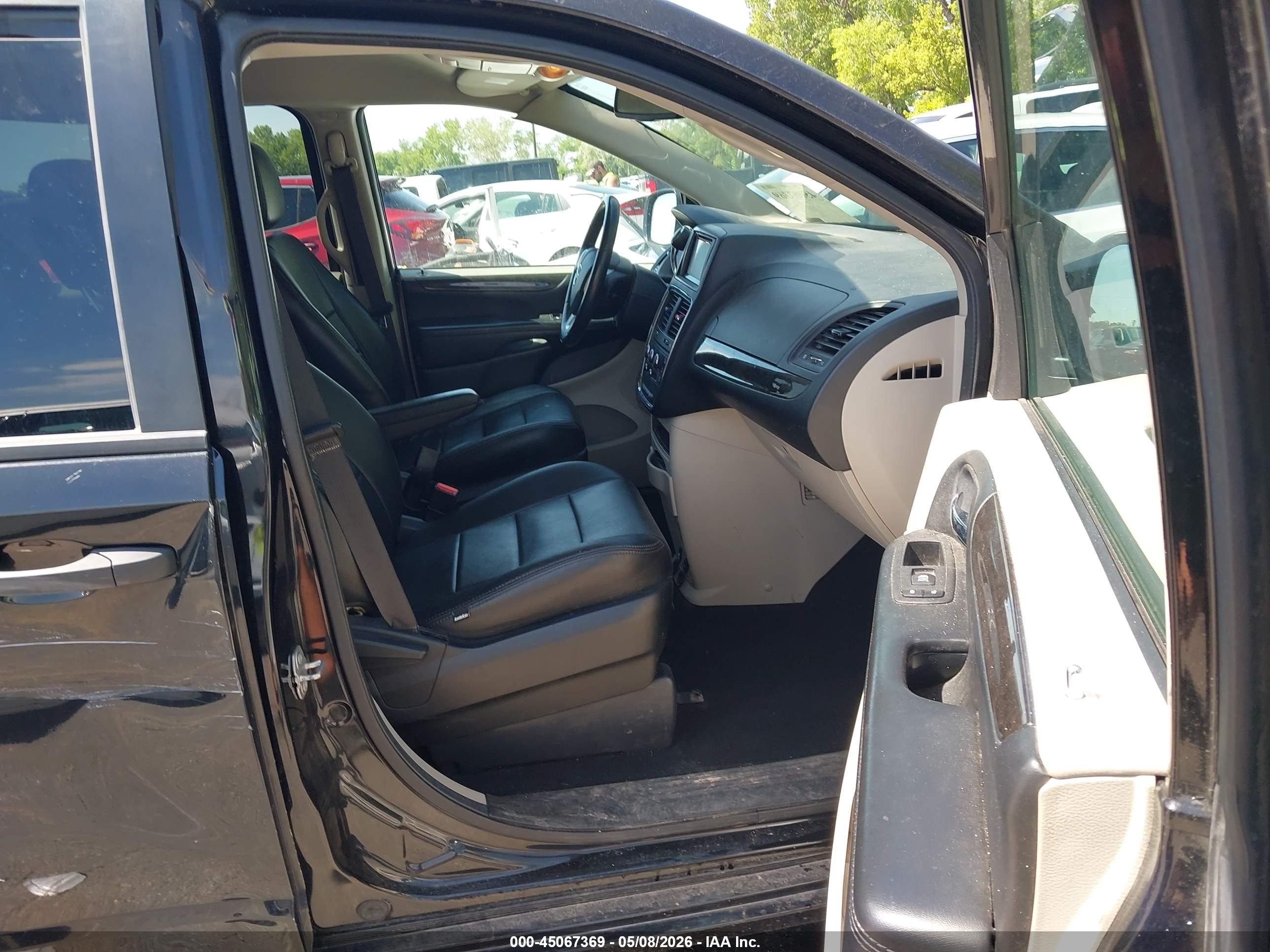 2019 Dodge Grand Caravan VIN 2C4RDGBGXKR527759 IAAI salvage auction — Side, Salvage (Utah), sold $1,750 on 2026-07-09 (photo 5)