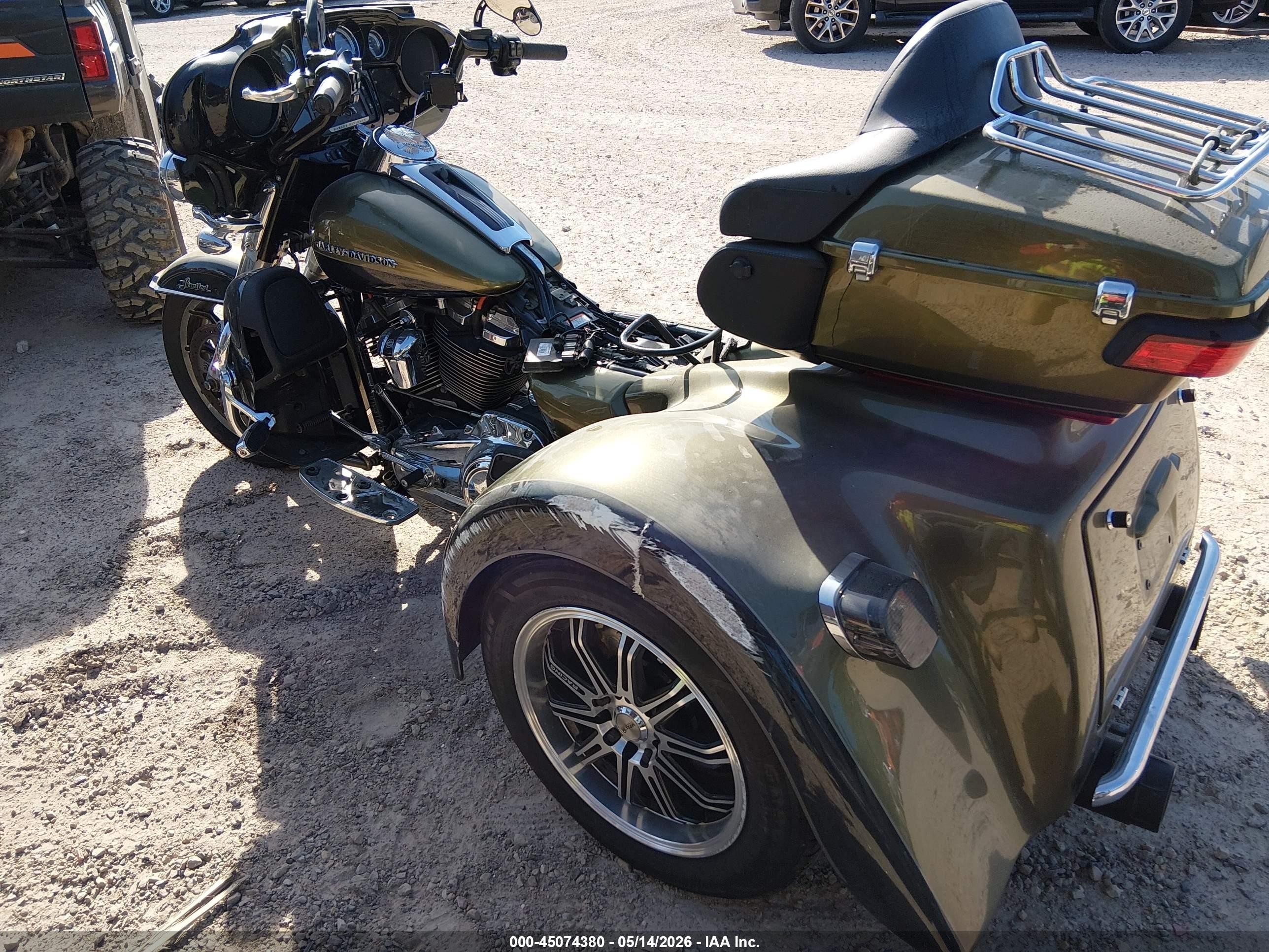 2018 Harley-davidson Fl VIN 1HD1KED17JB606110 IAAI salvage auction — Side, Clear (Wisconsin), sold $6,700 on 2026-06-09 (photo 3)