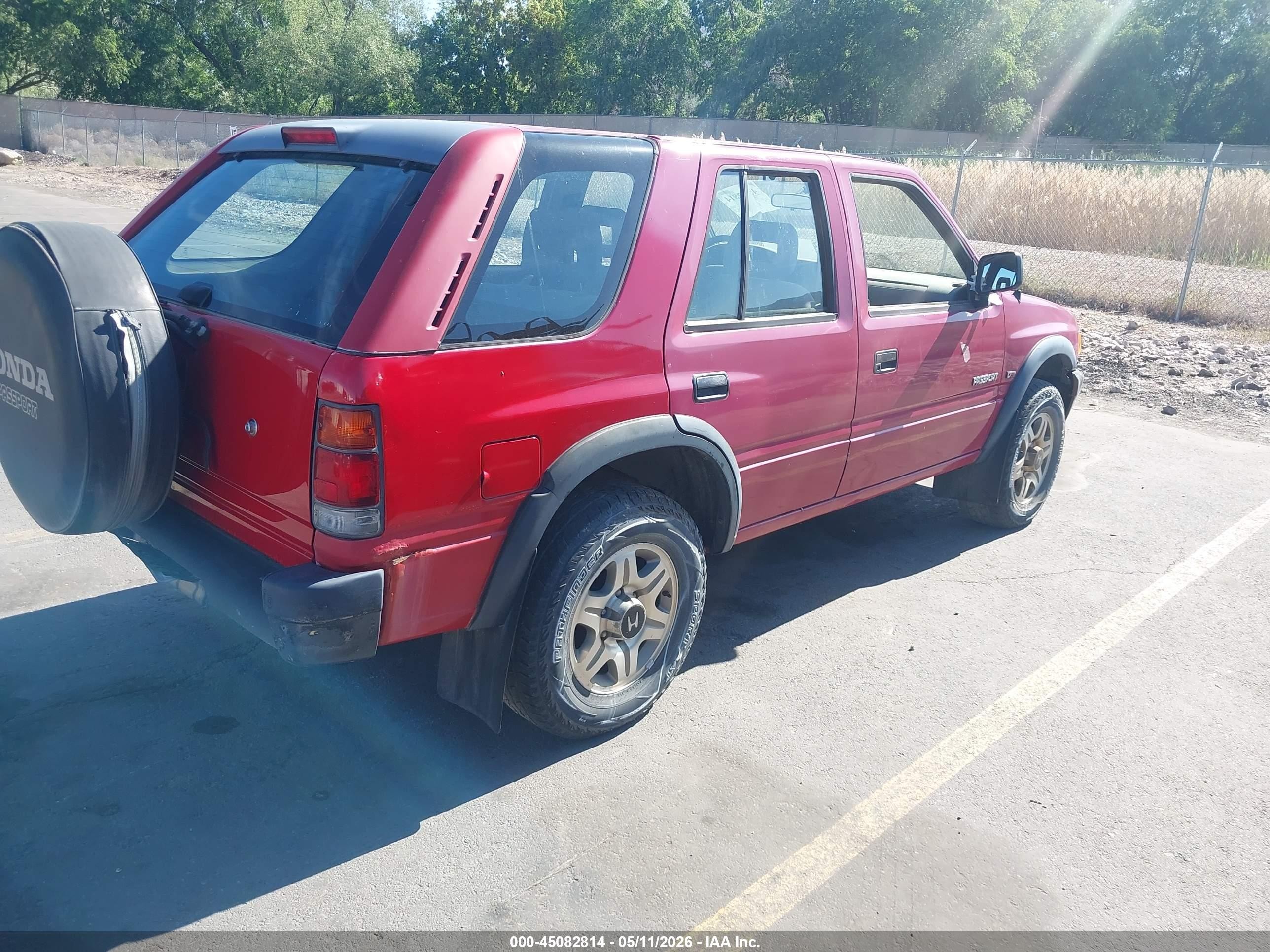 1997 Honda Passport VIN 4S6CM58V8V4400812 IAAI salvage auction — Normal Wear, Clear (Utah), sold $275 on 2026-07-09 (photo 4)