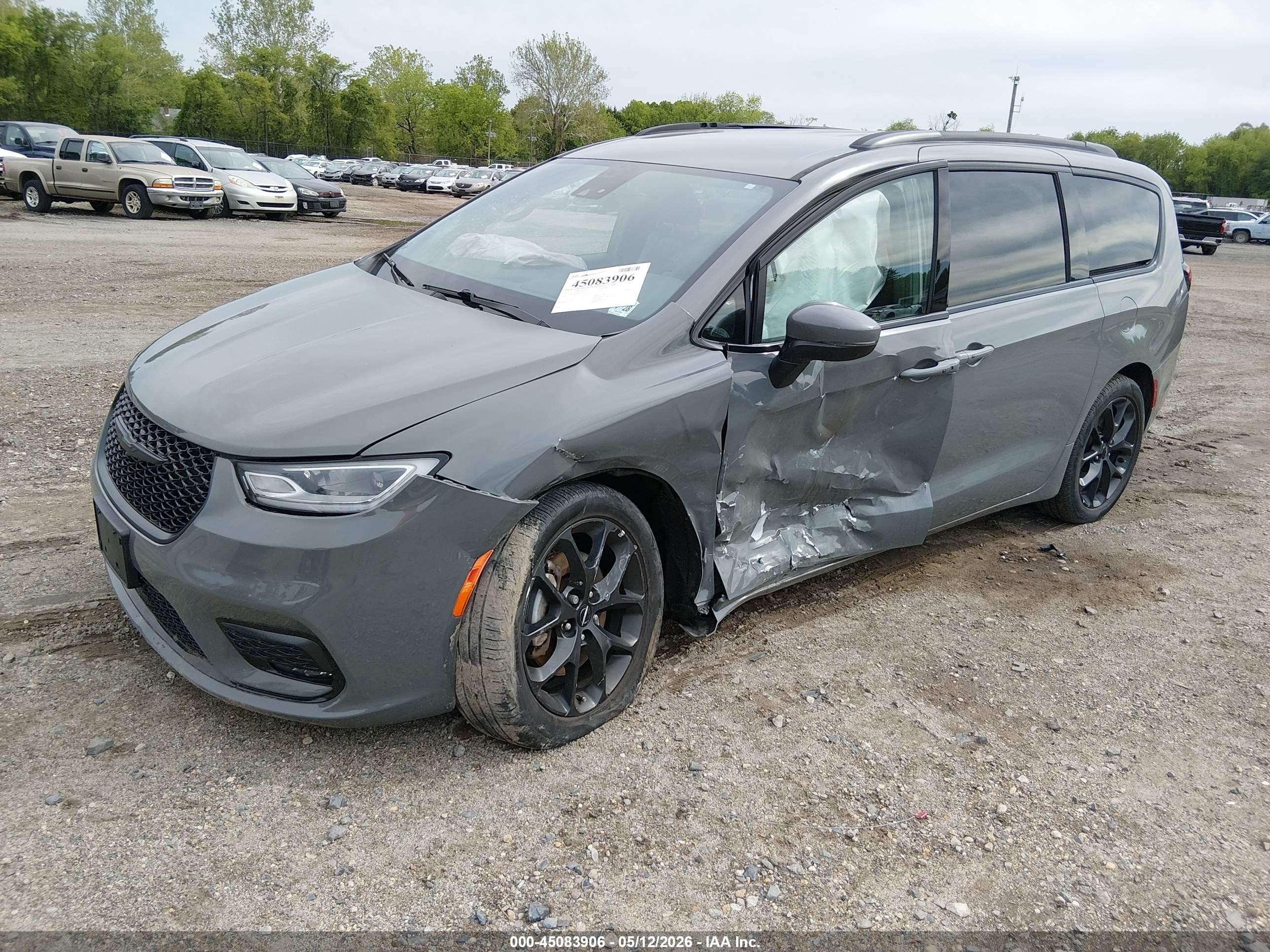 2023 Chrysler Pacifica VIN 2C4RC3BG0PR528079 IAAI salvage auction — Side, Salvage (Idaho), sold $7,600 on 2026-09-24 (photo 2)
