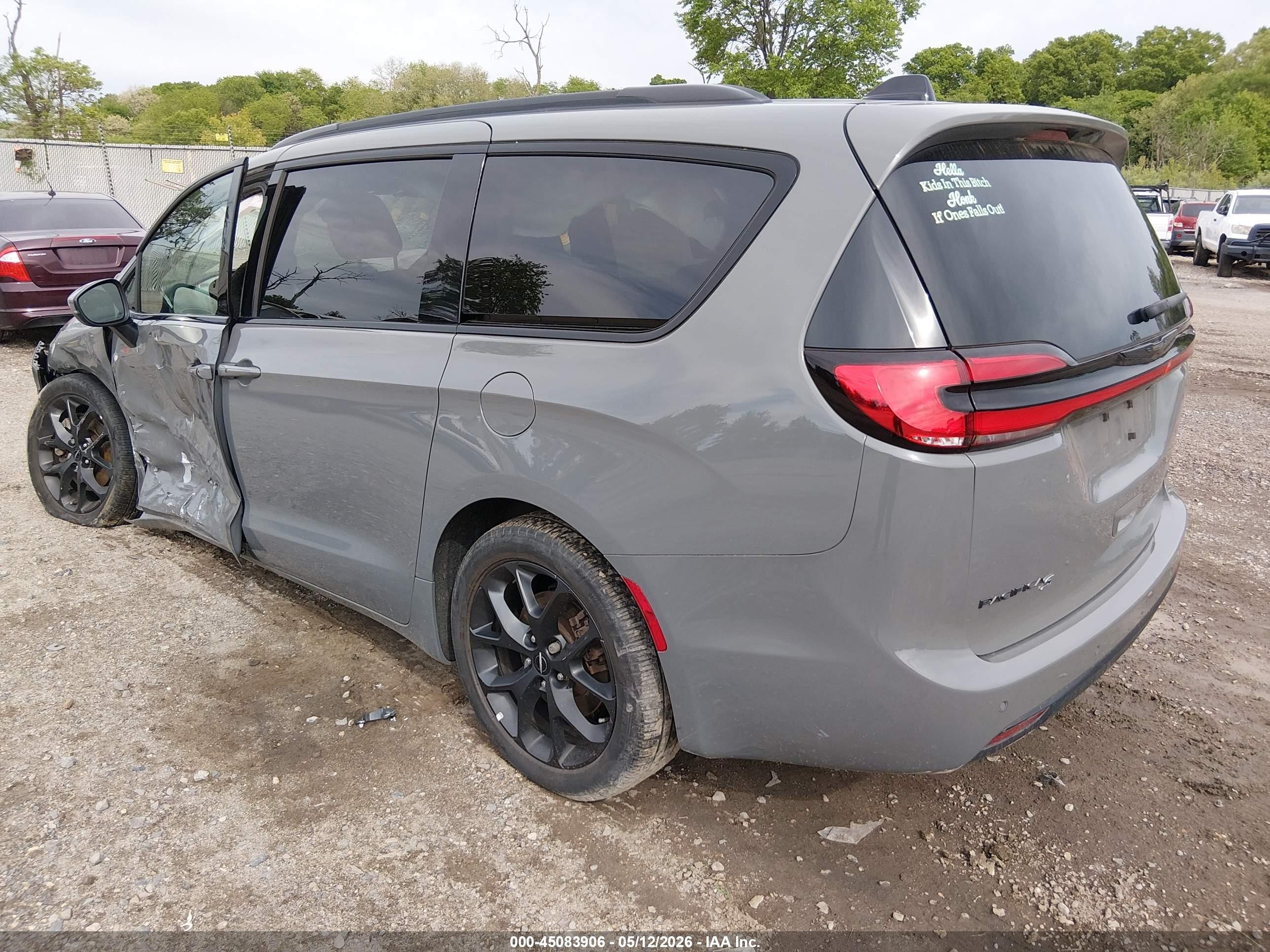 2023 Chrysler Pacifica VIN 2C4RC3BG0PR528079 IAAI salvage auction — Side, Salvage (Idaho), sold $7,600 on 2026-09-24 (photo 3)