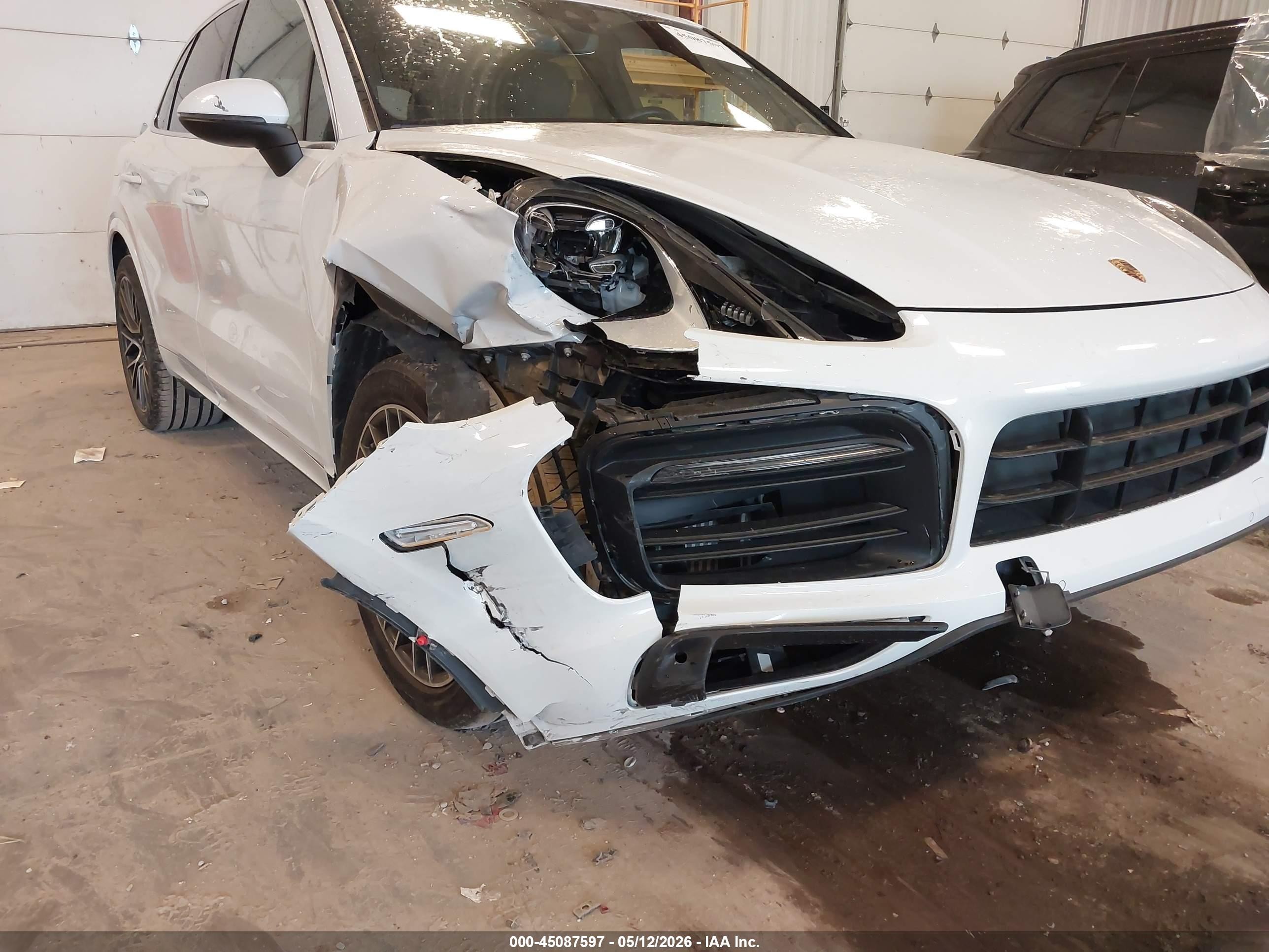 2020 Porsche Cayenne VIN WP1AA2AY9LDA01273 IAAI salvage auction — Front End, Clear (Michigan), sold $16,175 on 2026-06-30 (photo 6)