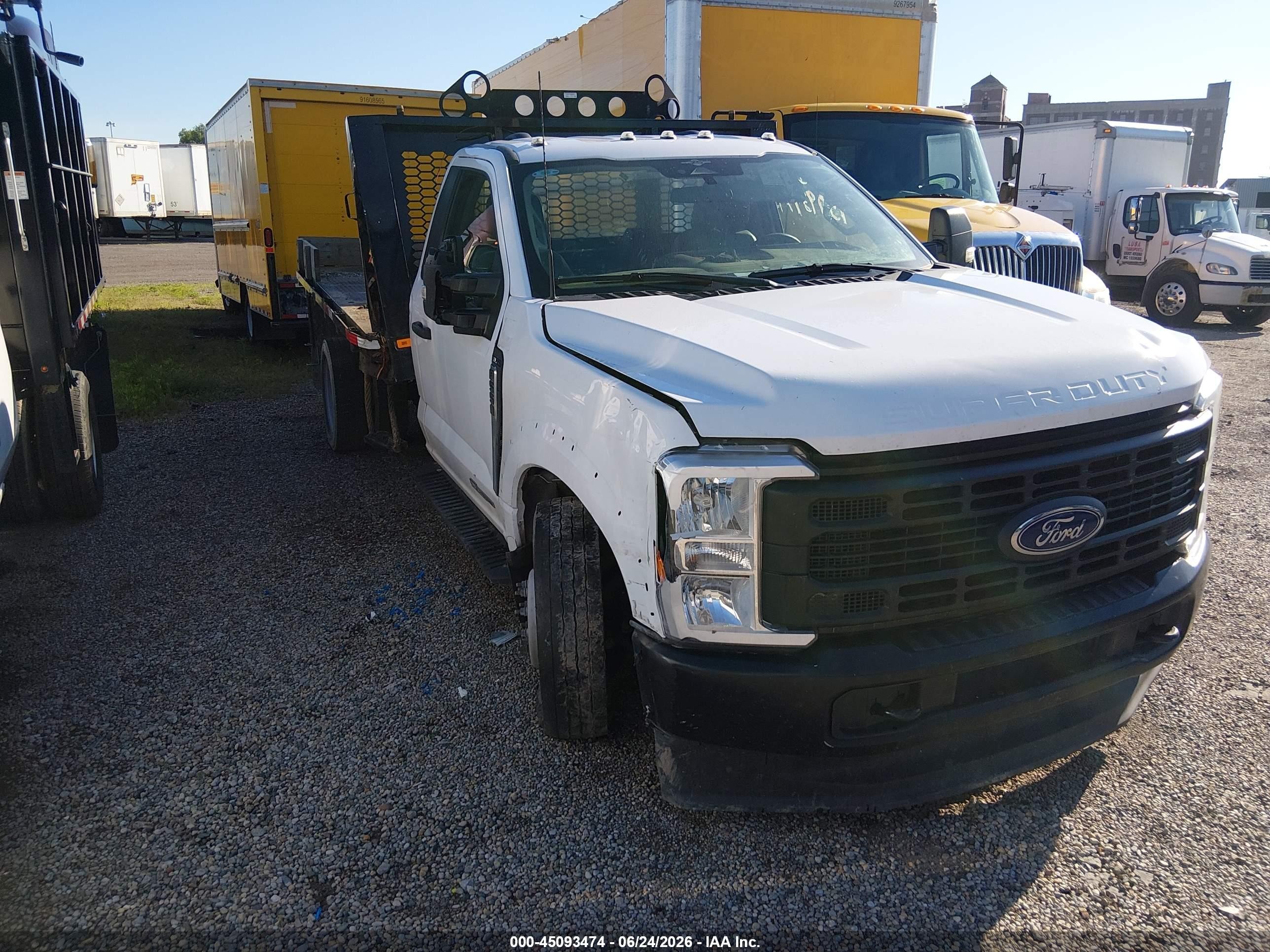 2023 Ford F-550 Chassis VIN 1FDUF5GT7PDA09628 — IAAI salvage auction photo