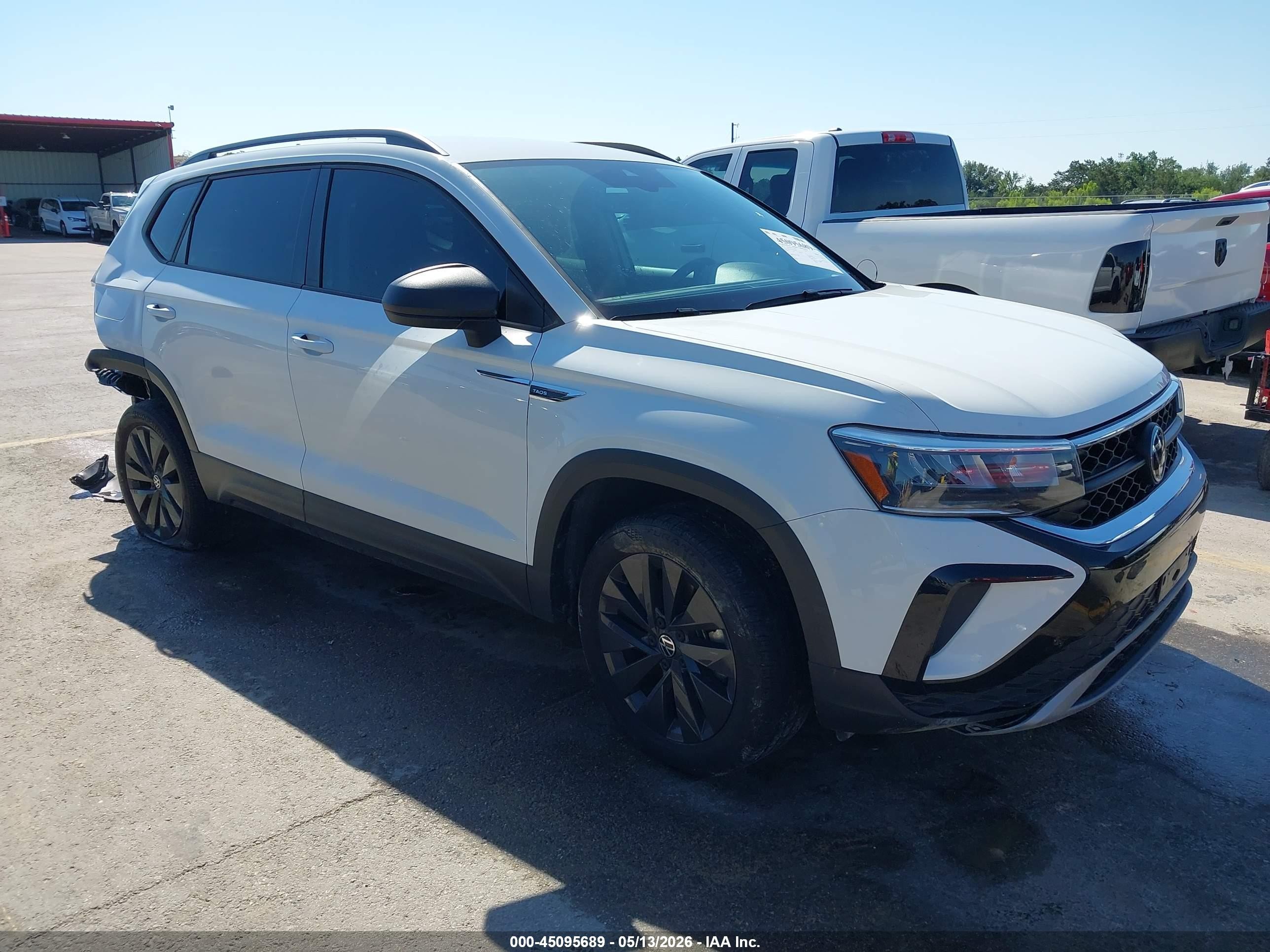 2024 Volkswagen Taos VIN 3VV5X7B22RM096850 — IAAI salvage auction photo