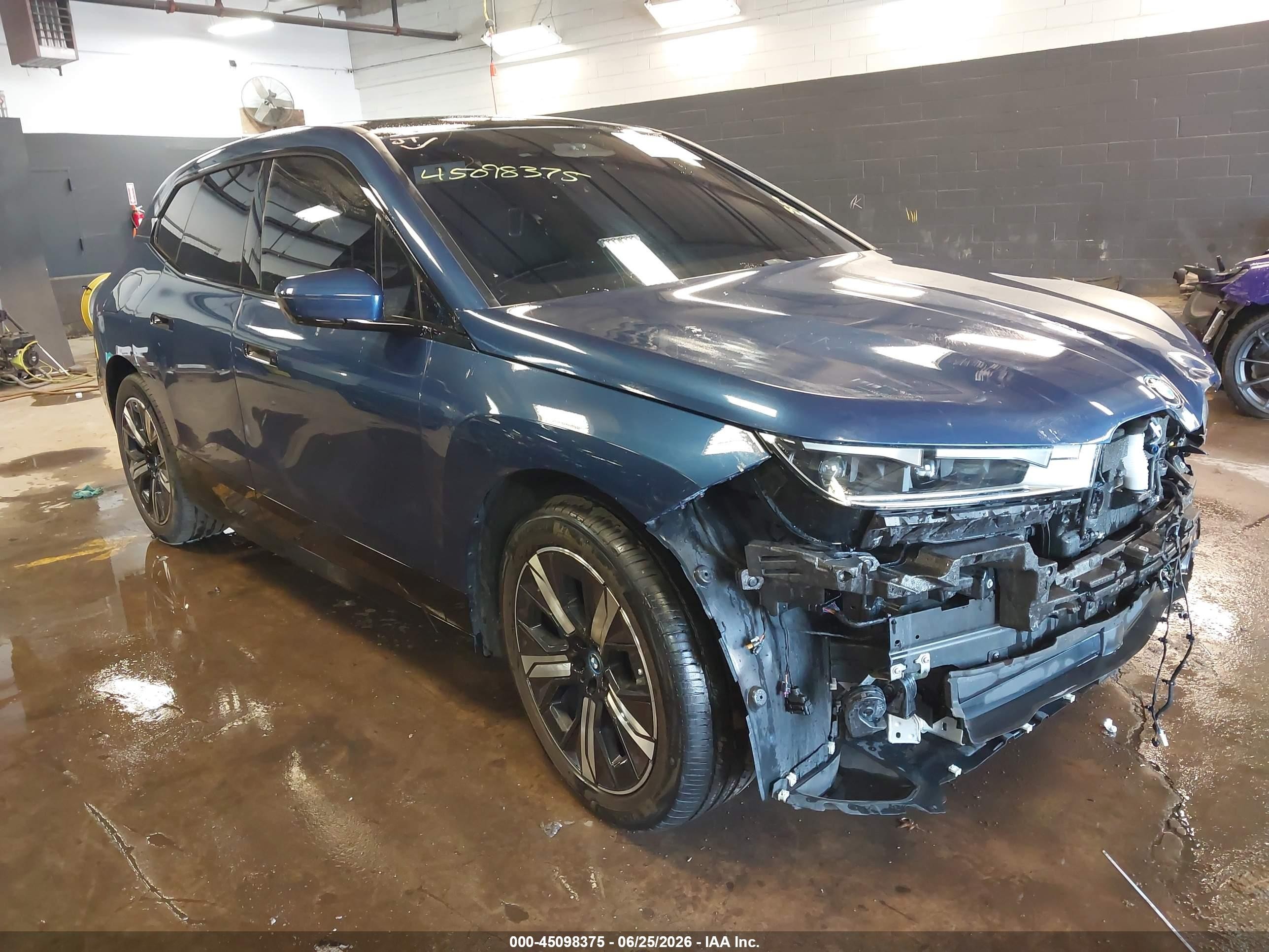 2024 BMW iX VIN WB523CF09RCN84740 — IAAI salvage auction photo
