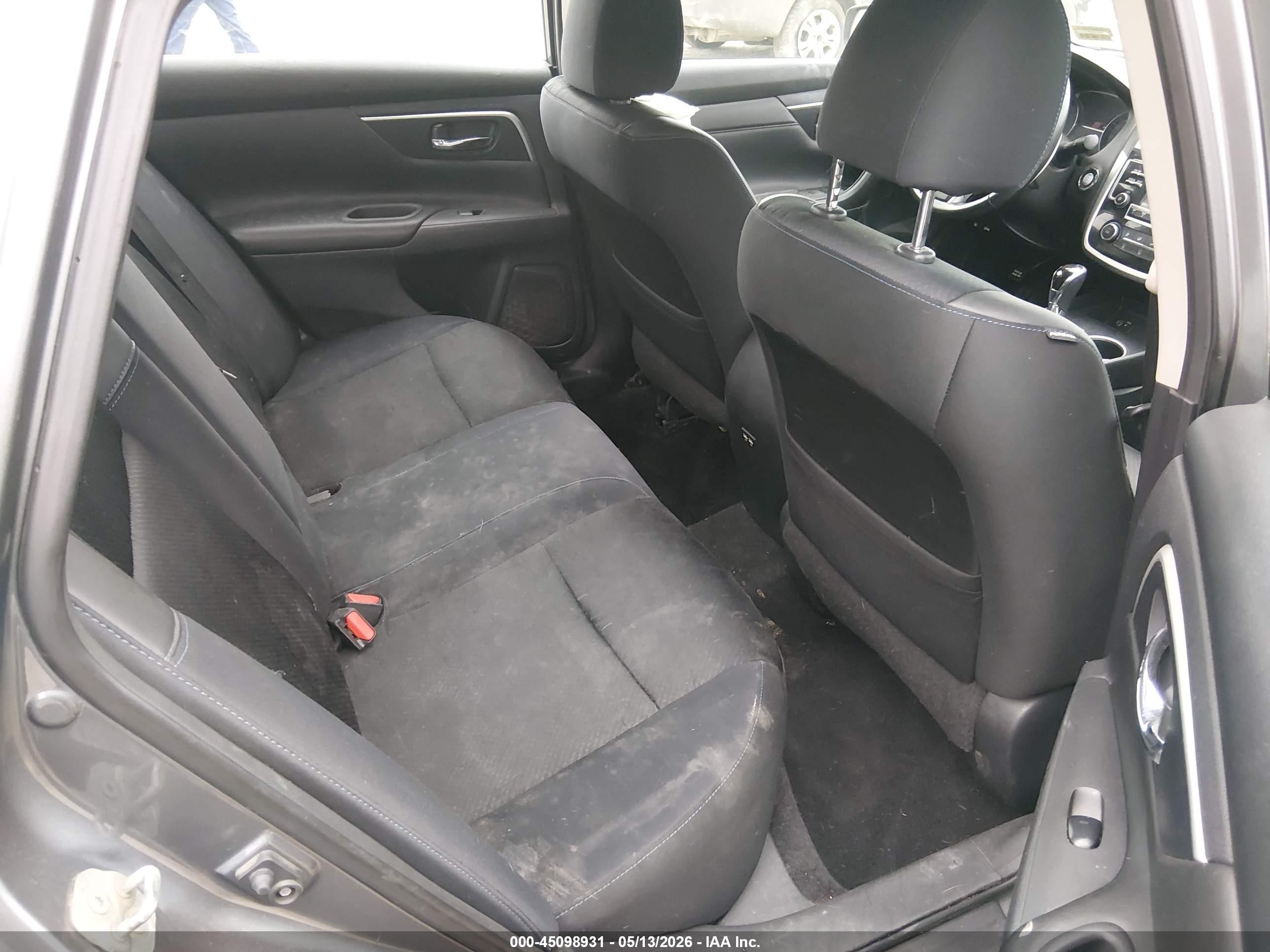 2018 Nissan Altima VIN 1N4AL3AP1JC123305 IAAI salvage auction — Side, Salvage (Maine), sold $800 on 2026-09-12 (photo 8)