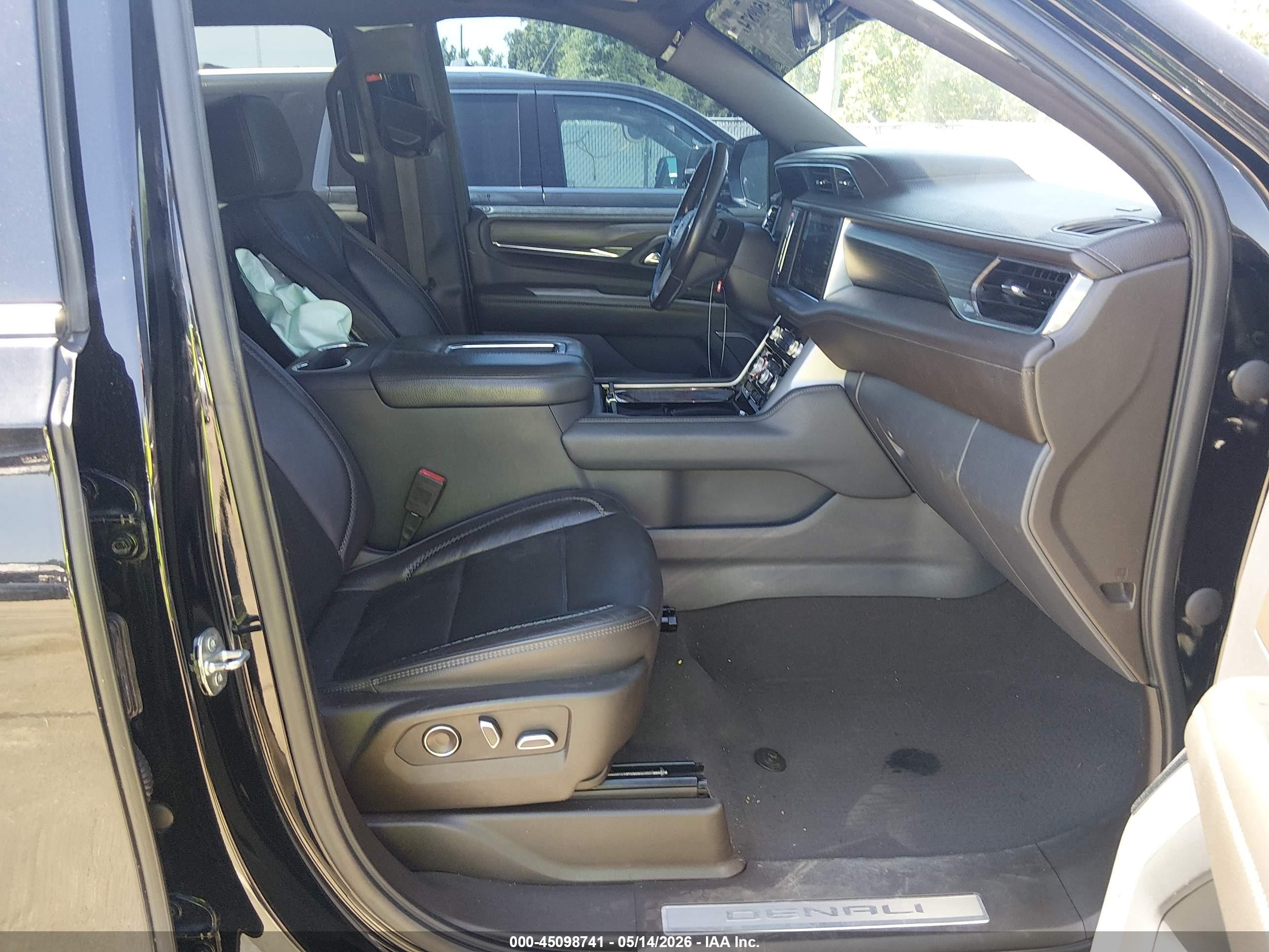 2021 Gmc Yukon VIN 1GKS2DKL4MR278200 IAAI salvage auction — Side, Salvage (Mississippi), sold $23,500 on 2026-08-21 (photo 5)