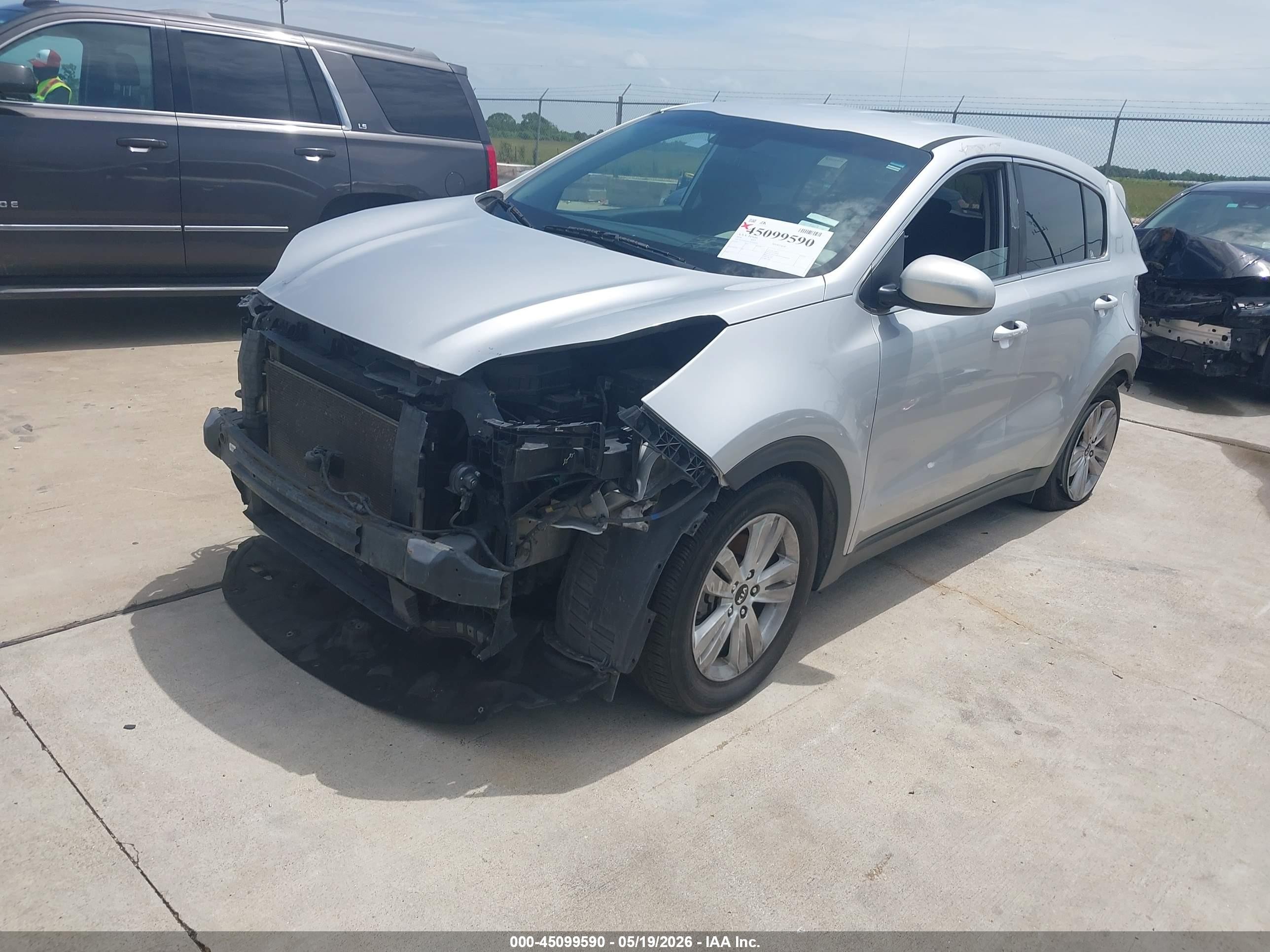 2018 Kia Sportage VIN KNDPM3AC4J7450434 IAAI salvage auction — Front & Rear, Salvage (Texas), sold $1,850 on 2026-09-11 (photo 2)