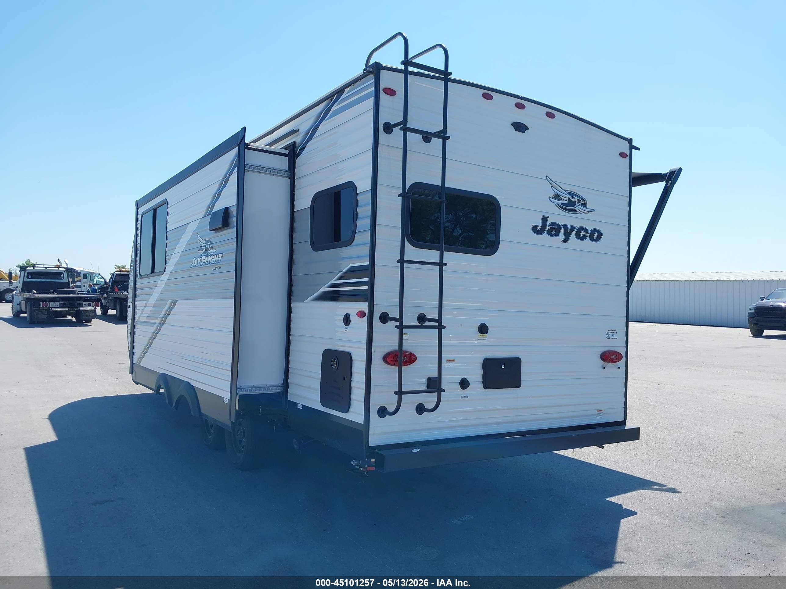 2025 Jayco Jay Flight VIN 1UJBC0BM3S17G0058 IAAI salvage auction — Side, Salvage (Nevada), sold $6,500 on 2026-06-24 (photo 3)