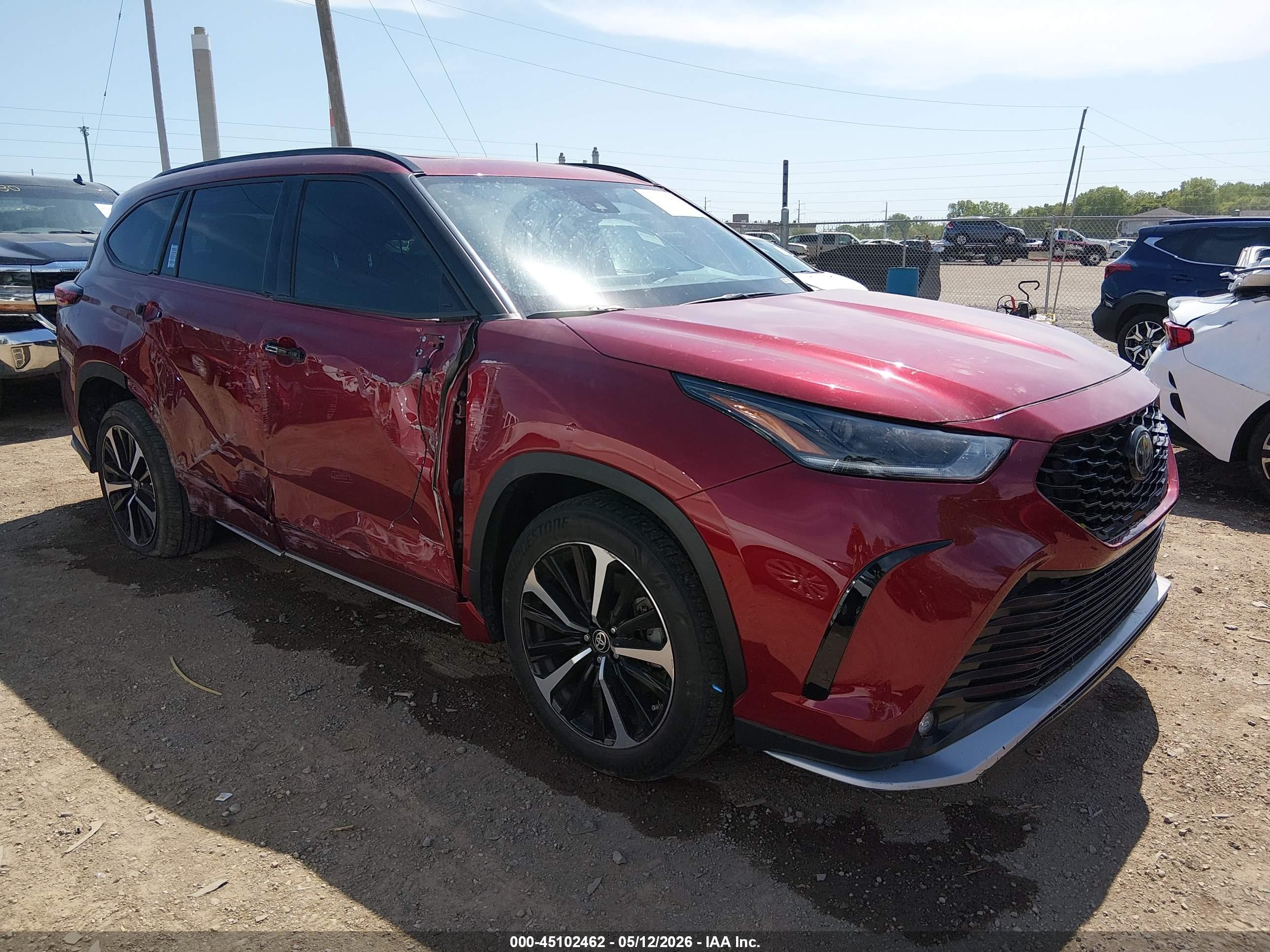 2022 Toyota Highlander VIN 5TDJZRBH6NS185371 IAAI salvage auction — Side, Salvage (Indiana), sold $22,300 on 2026-09-25 (photo 1)