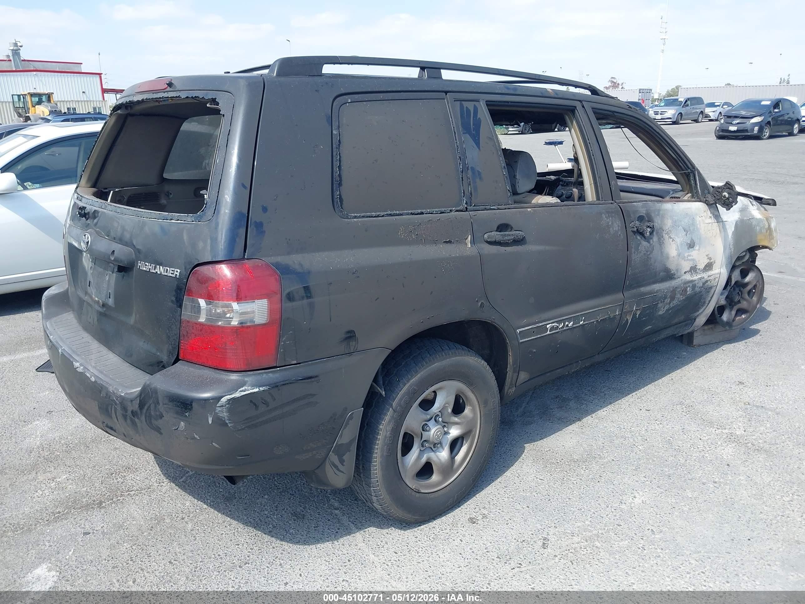 2006 Toyota Highlander VIN JTEGD21A660142556 IAAI salvage auction — Burn Engine, Non-Repairable (California), sold $200 on 2026-07-09 (photo 4)