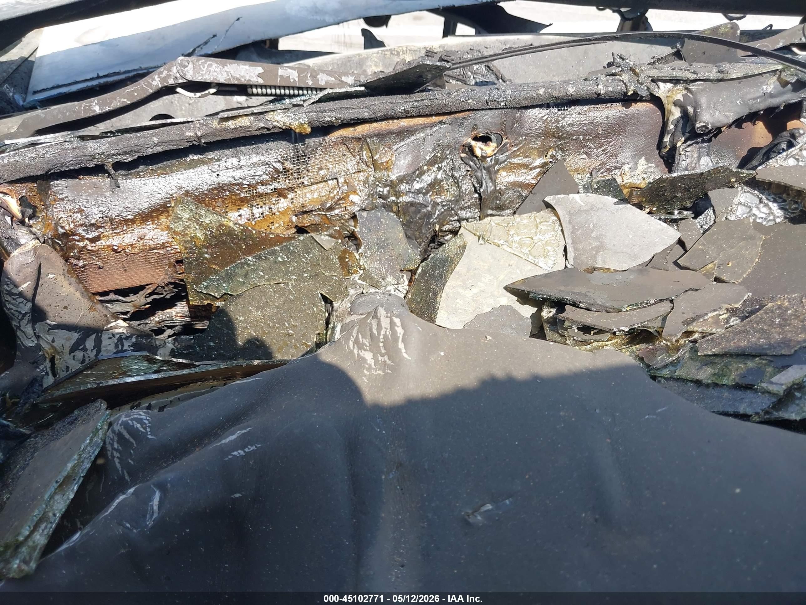2006 Toyota Highlander VIN JTEGD21A660142556 IAAI salvage auction — Burn Engine, Non-Repairable (California), sold $200 on 2026-07-09 (photo 7)