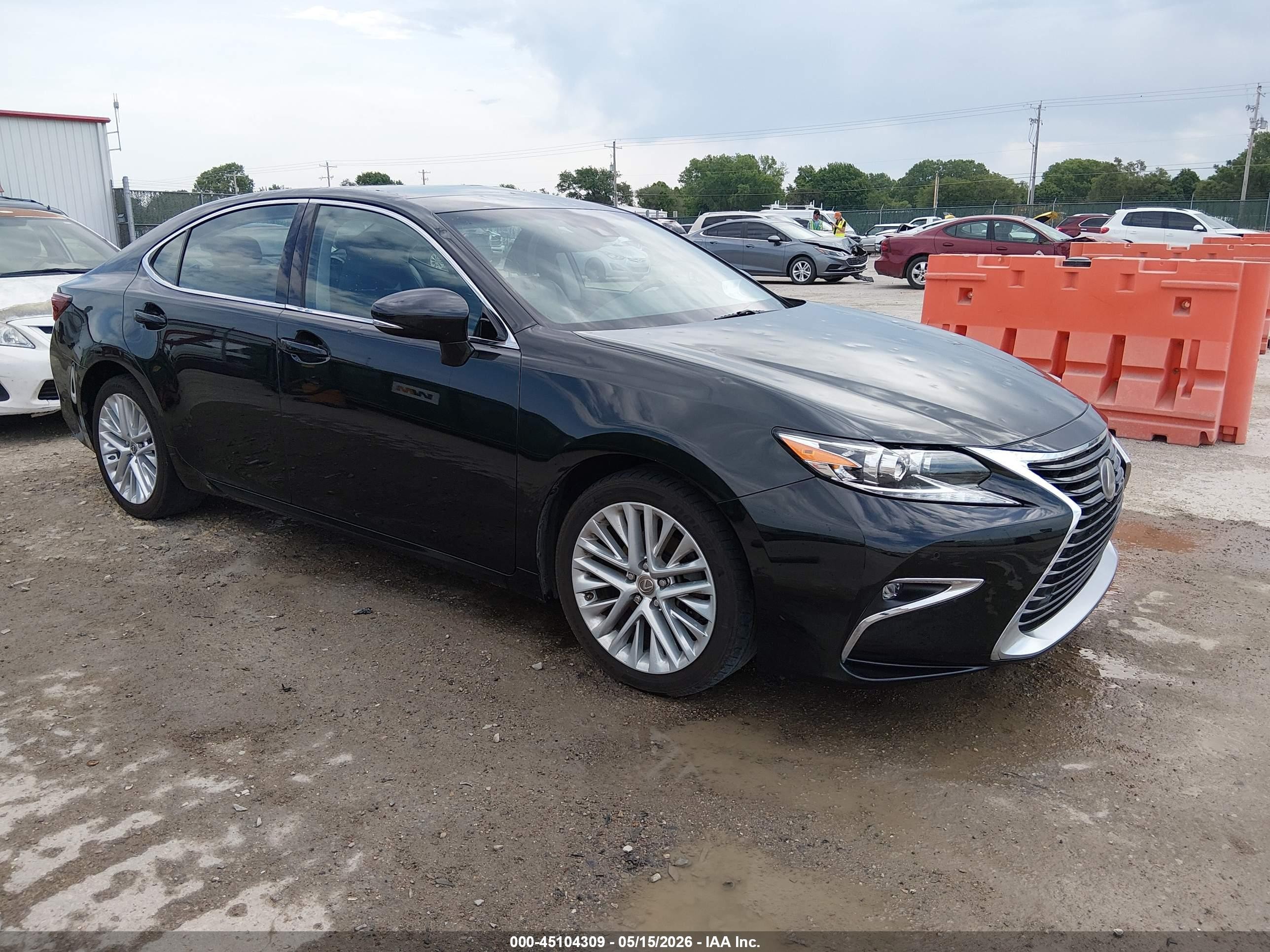 2018 Lexus ES VIN 58ABK1GG0JU090311 IAAI salvage auction — Hail, Salvage (Kansas), sold $8,425 on 2026-08-28 (photo 1)