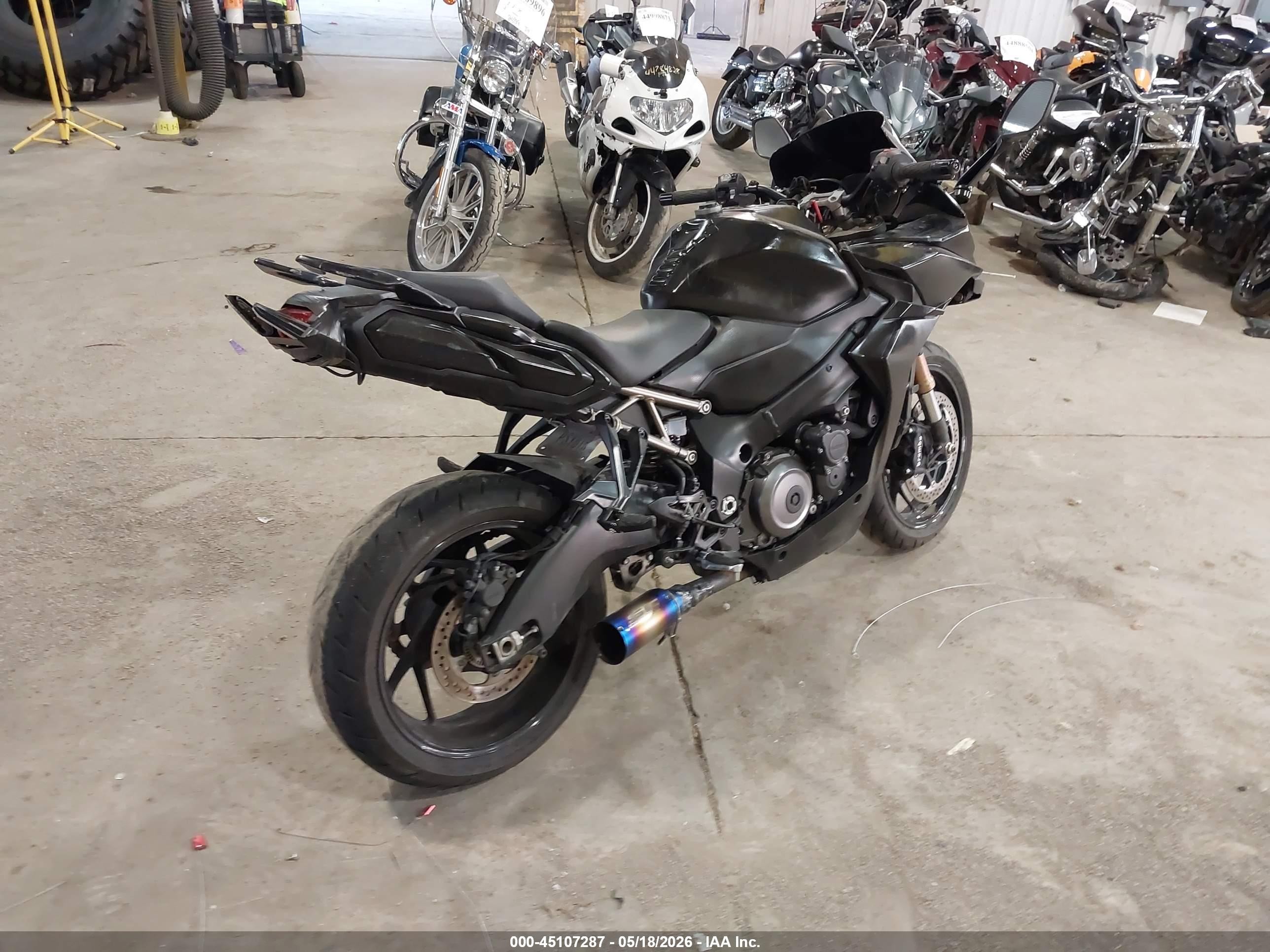 2023 Suzuki Gsx VIN JS1EK12B0P7100213 IAAI salvage auction — Side, Salvage (Indiana), sold $1,925 on 2026-09-04 (photo 4)