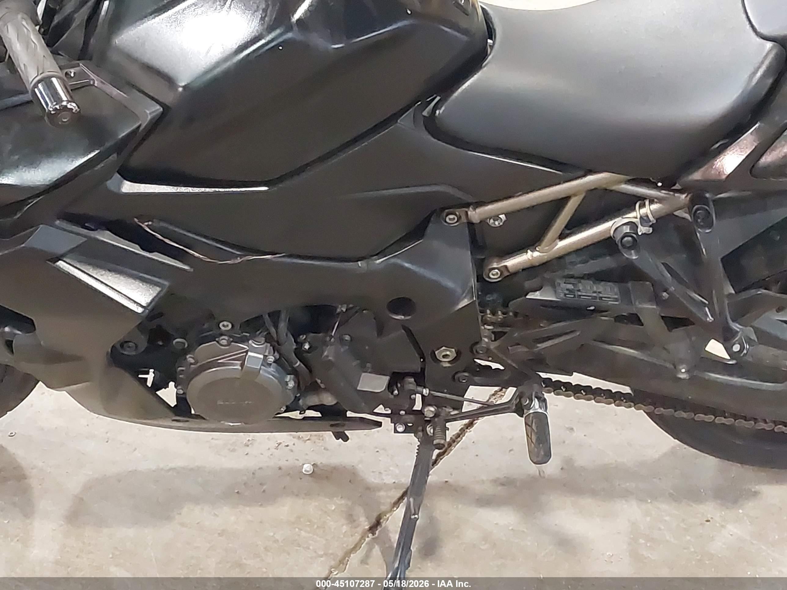 2023 Suzuki Gsx VIN JS1EK12B0P7100213 IAAI salvage auction — Side, Salvage (Indiana), sold $1,925 on 2026-09-04 (photo 9)