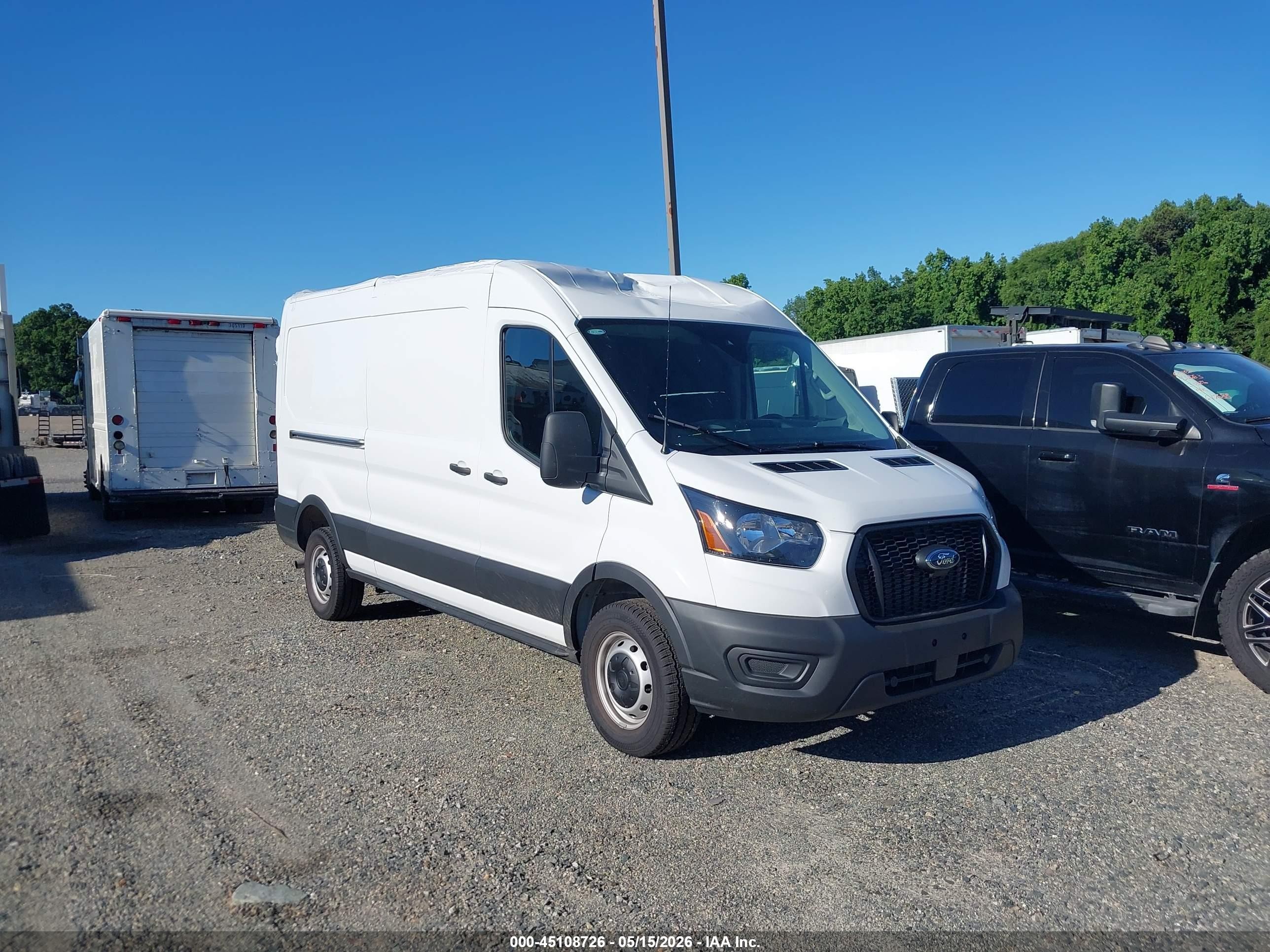 2025 Ford Transit-250 VIN 1FTBR1C84SKA96390 — IAAI salvage auction photo
