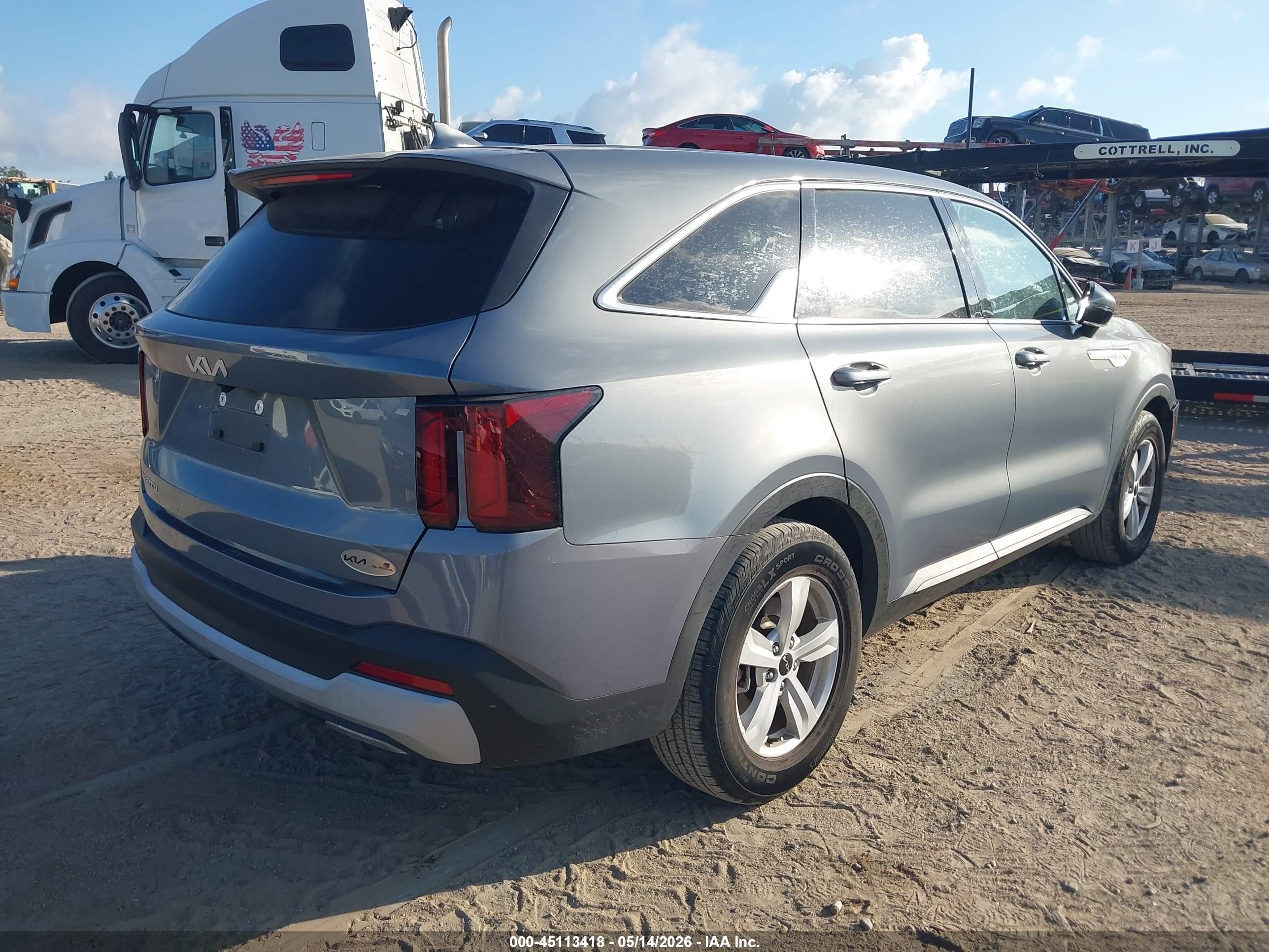 2025 Kia Sorento VIN 5XYRG4JC6SG310864 IAAI salvage auction — Front End, Rebuildable (Florida), sold $11,400 on 2026-07-06 (photo 4)