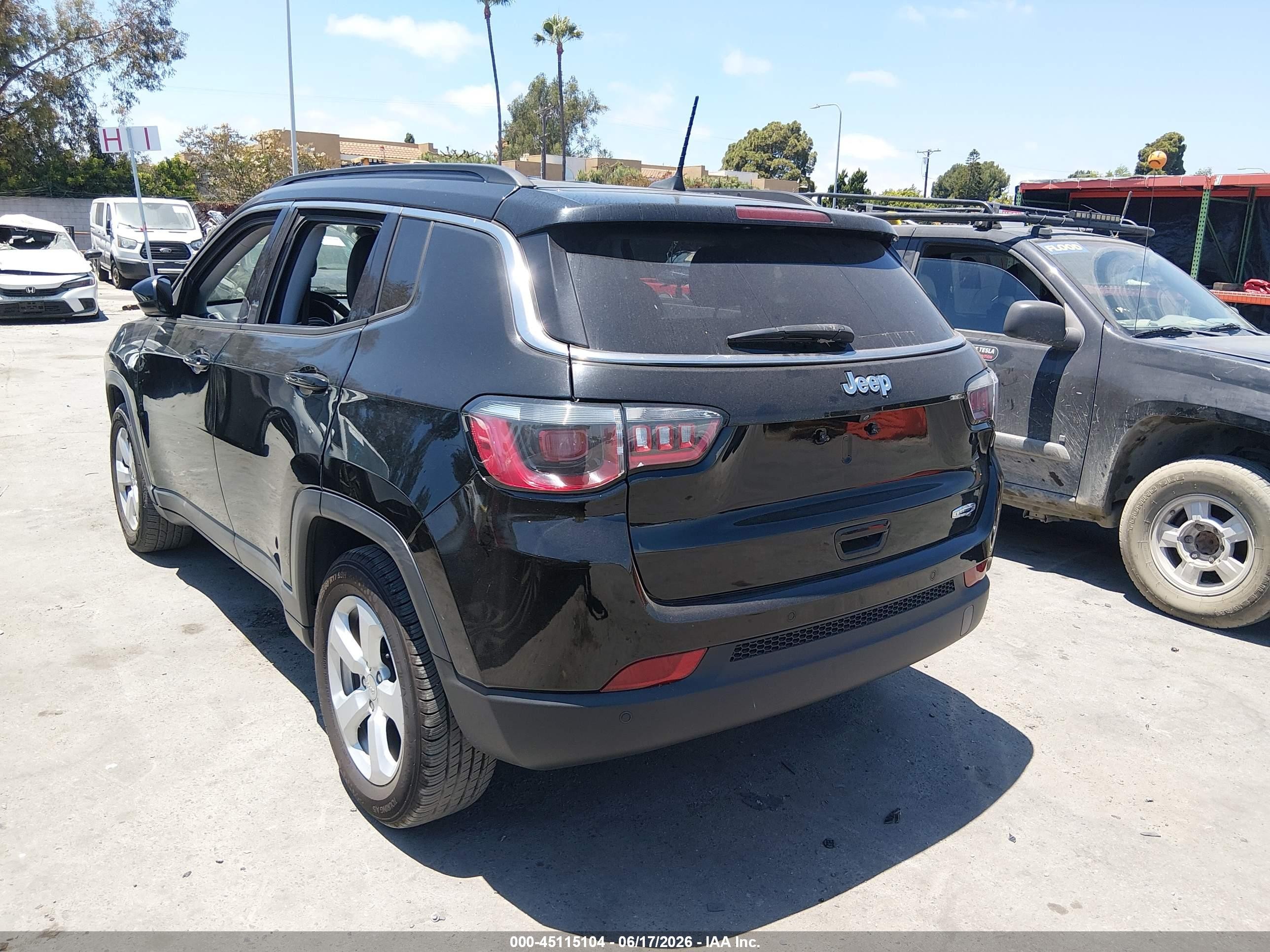2018 Jeep Compass VIN 3C4NJCBB4JT293103 IAAI salvage auction — Normal Wear, Clear (California), sold $5,700 on 2026-07-09 (photo 3)