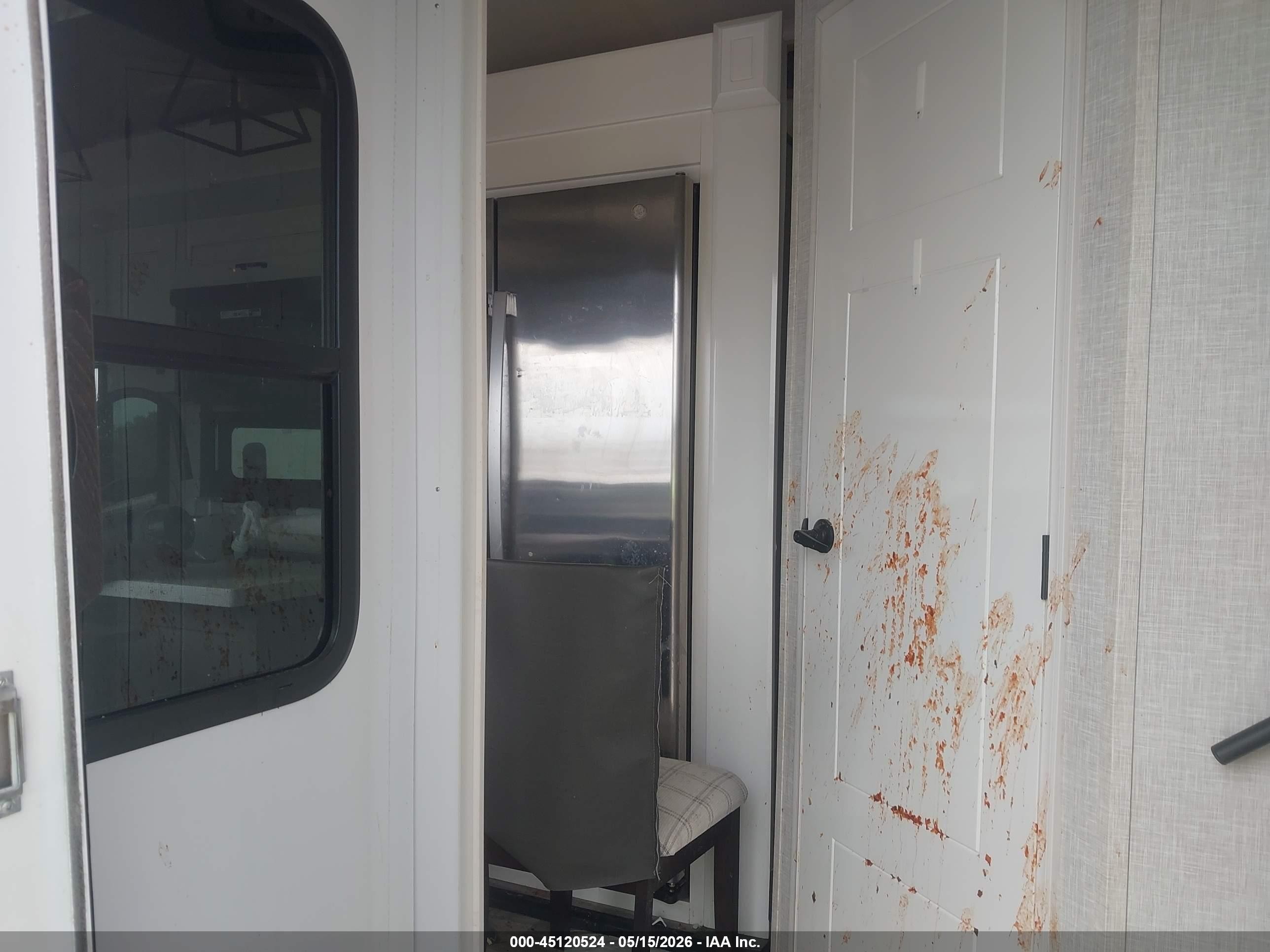 2024 Jayco Fifthe VIN 1UJCF0BV0R1RL0153 IAAI salvage auction — Side, Salvage (Texas), sold $19,950 on 2026-07-07 (photo 5)