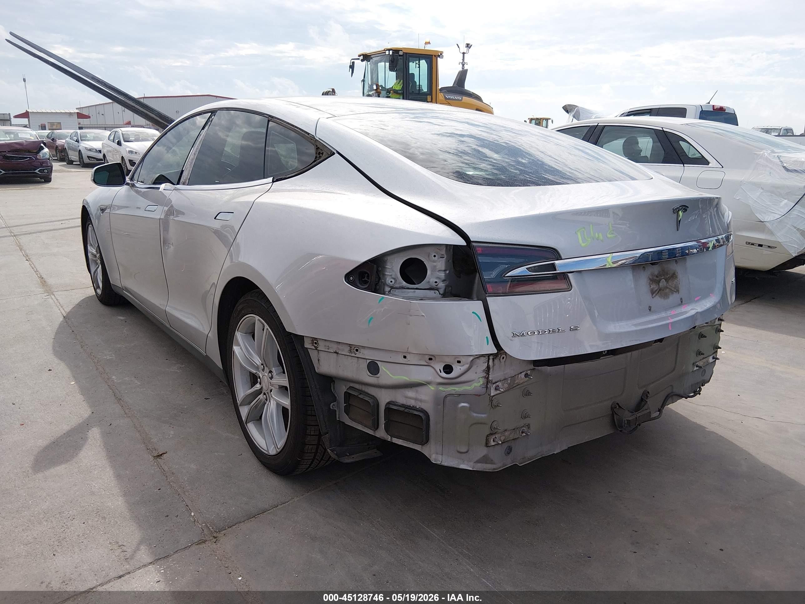 2013 Tesla Model S VIN 5YJSA1CN0DFP17217 IAAI salvage auction — Side, Original (Texas), sold $1,875 on 2026-06-30 (photo 3)