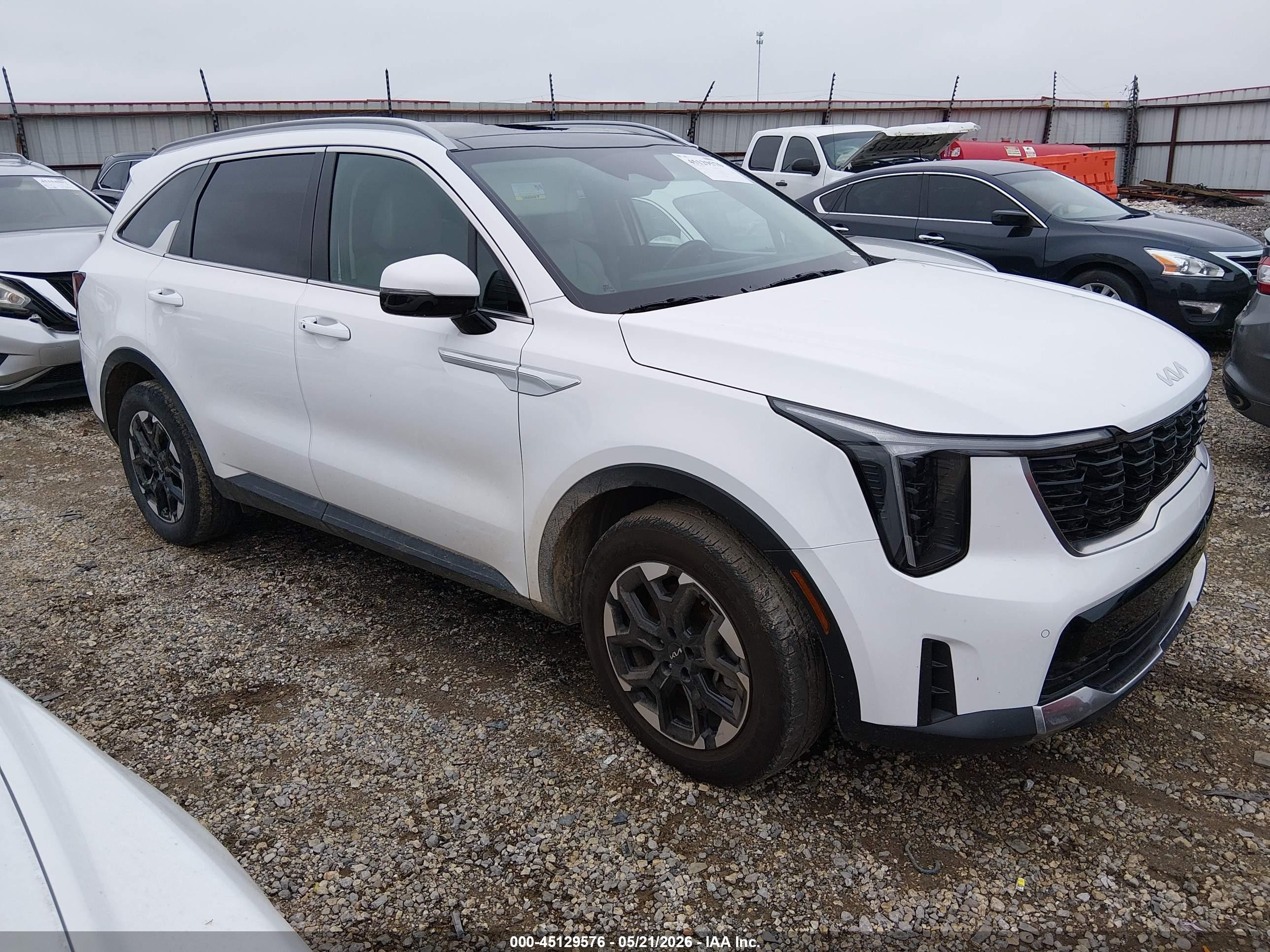 2025 Kia Sorento VIN 5XYRL4JC0SG330880 — IAAI salvage auction photo