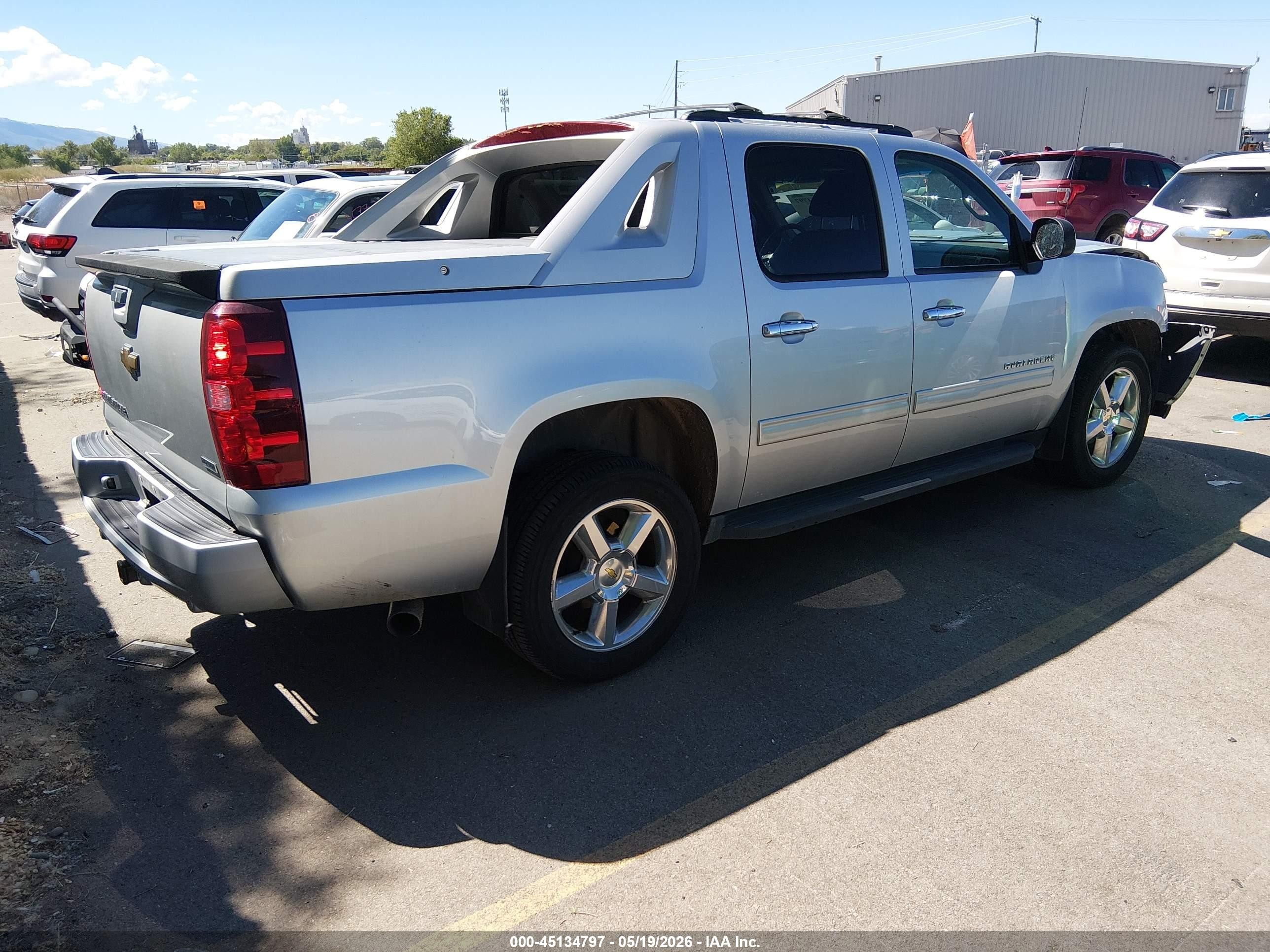 2011 Chevrolet Avalanche VIN 3GNTKEE31BG319890 IAAI salvage auction — Front End, Salvage (Utah), sold $275 on 2026-07-09 (photo 4)