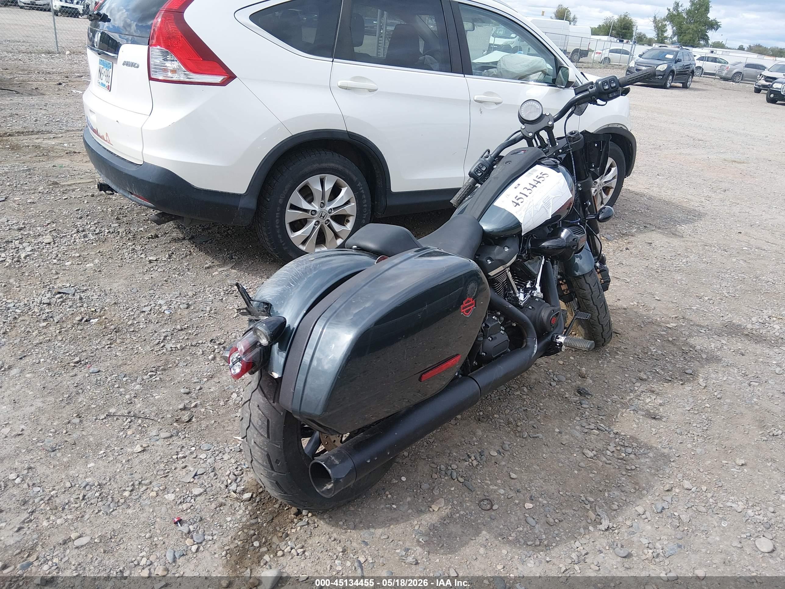 2025 Harley-davidson Low rider VIN 1HD1YXA14SB028600 IAAI salvage auction — Side, Salvage (Montana), sold $4,850 on 2026-09-02 (photo 4)