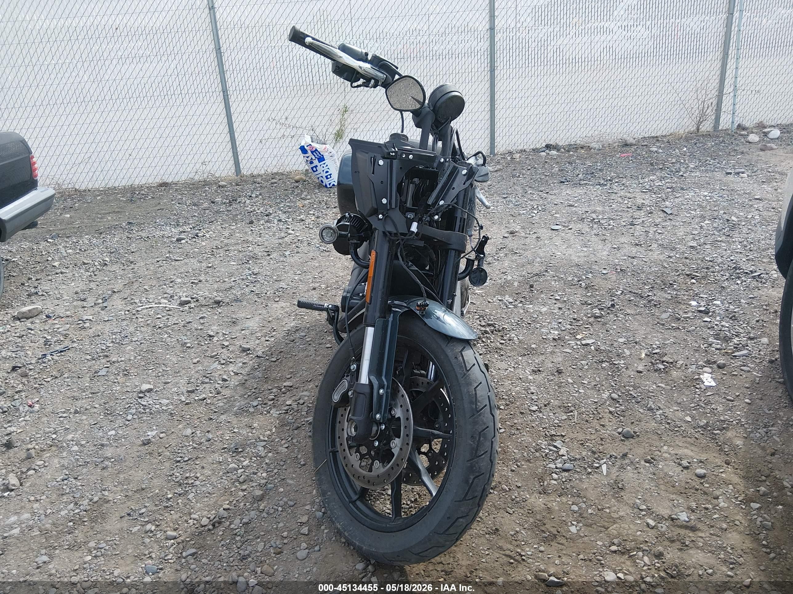 2025 Harley-davidson Low rider VIN 1HD1YXA14SB028600 IAAI salvage auction — Side, Salvage (Montana), sold $4,850 on 2026-09-02 (photo 5)