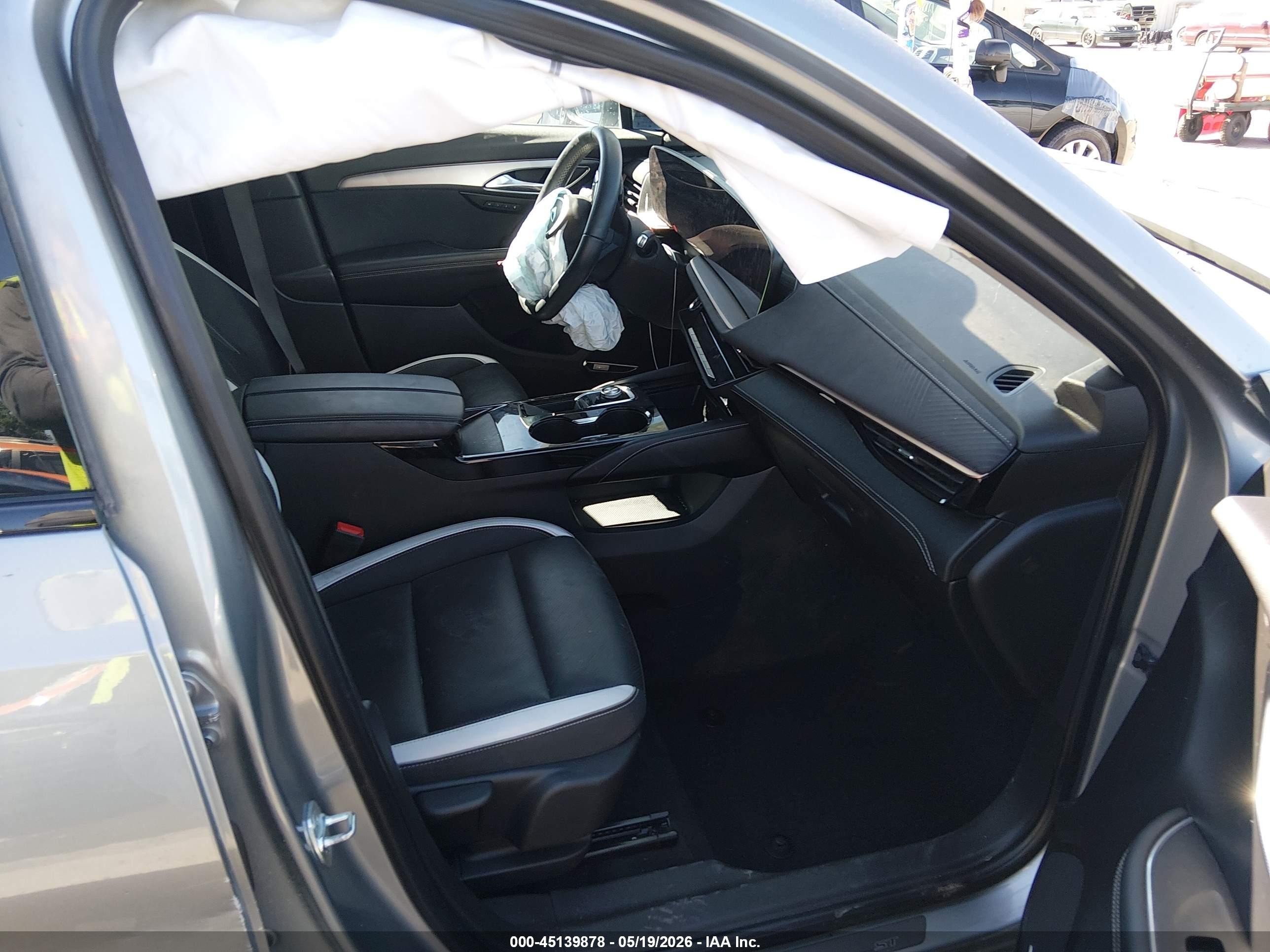 2024 Buick Envision VIN LRBFZPE49RD071125 IAAI salvage auction — Side, Salvage (Utah), sold $3,300 on 2026-07-09 (photo 5)